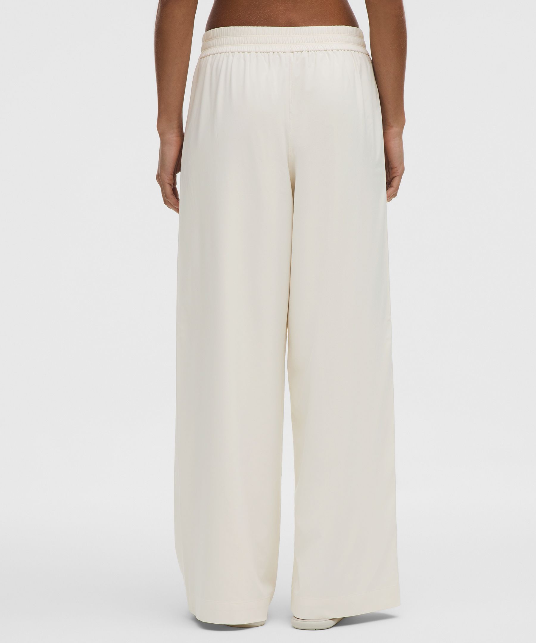 Breezily Mid-Rise Pant *Short