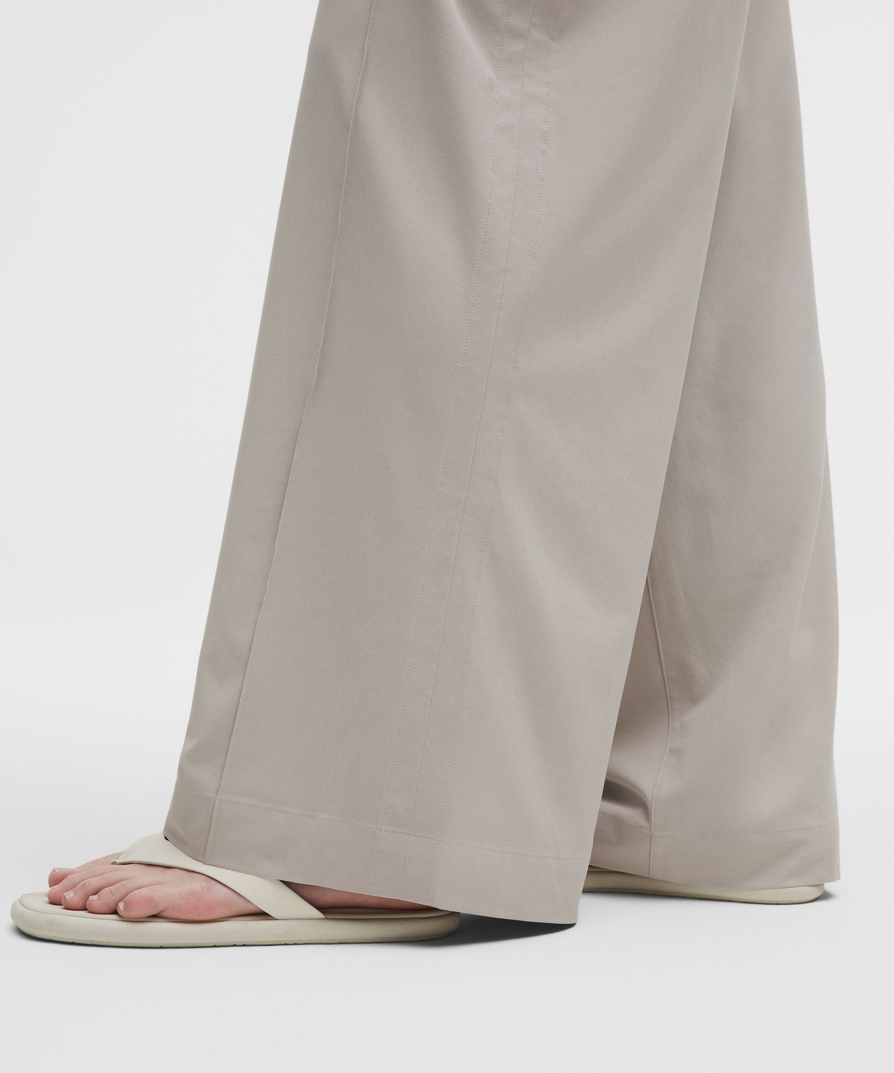 Breezily Mid-Rise Pant *Short