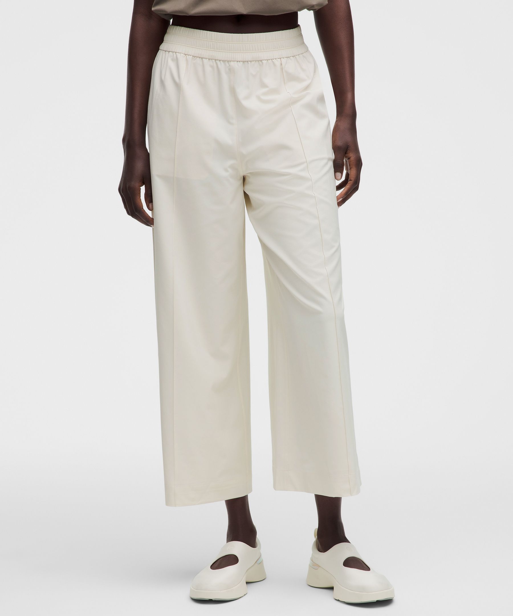 Breezily Mid-Rise Cropped Pant