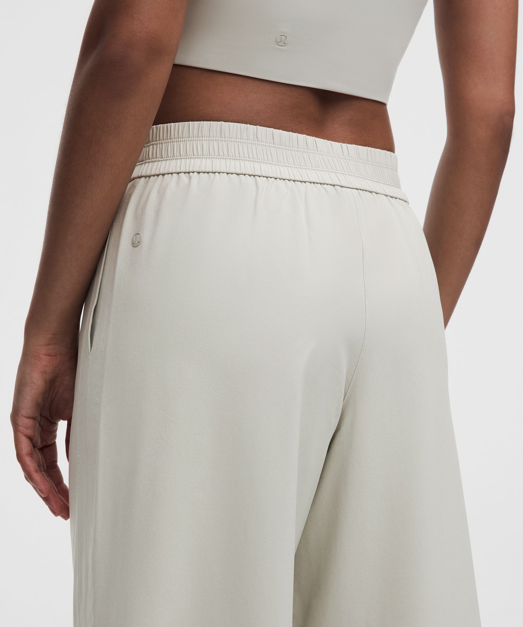 Breezily Mid-Rise Cropped Pant