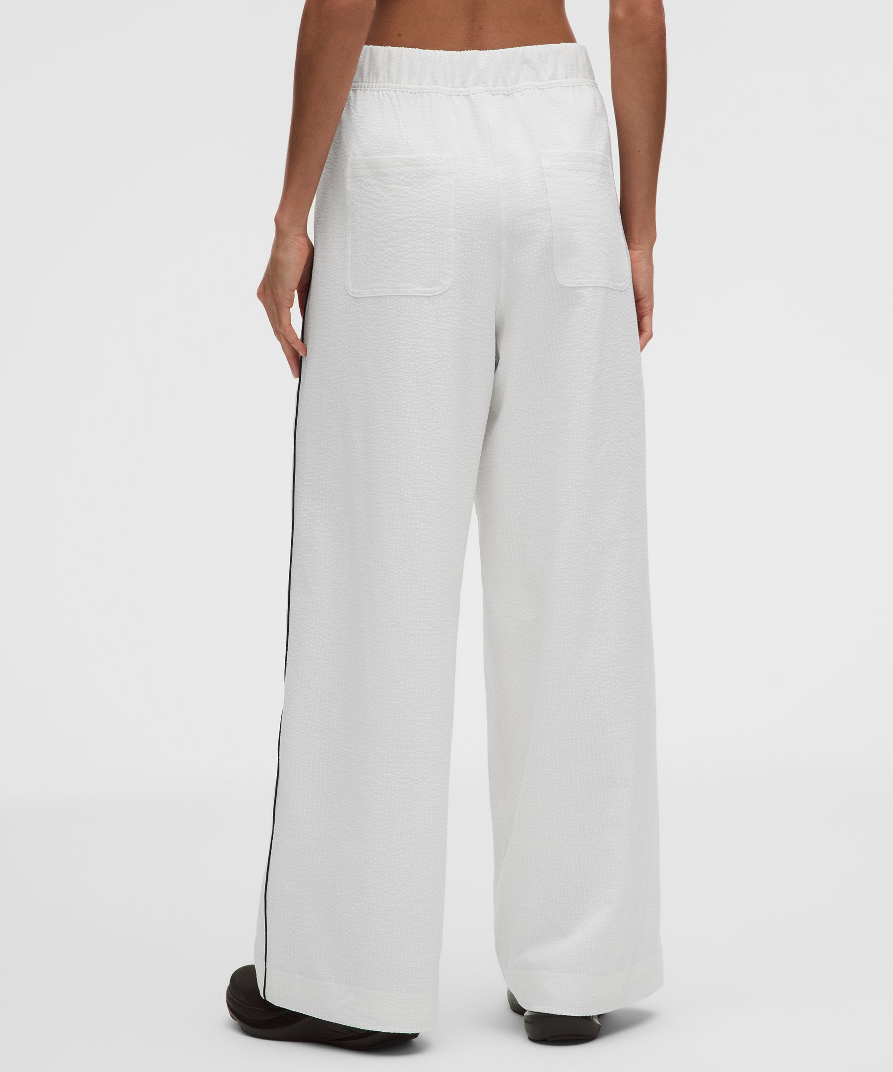 Seersucker WovenAir High-Rise Pleated Pant