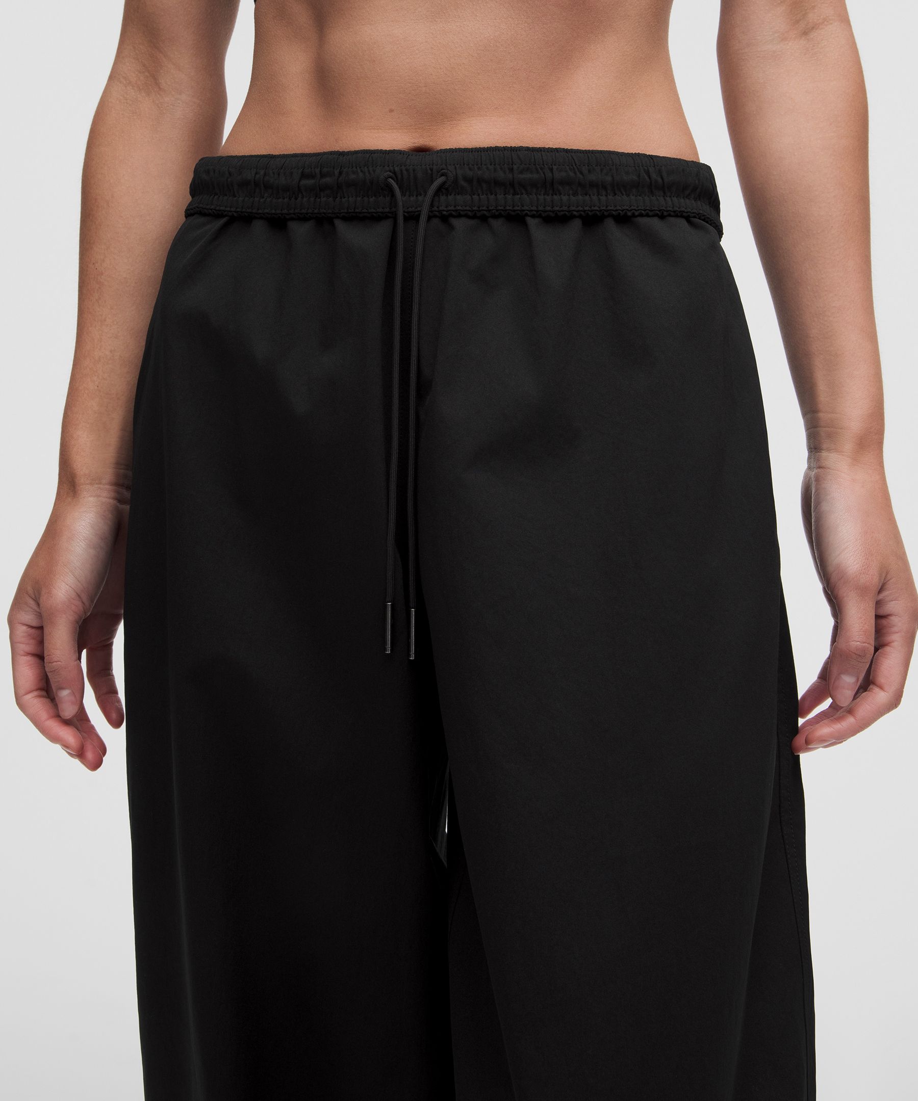 Woven Barrel-Leg Mid-Rise Pant *Asia Fit