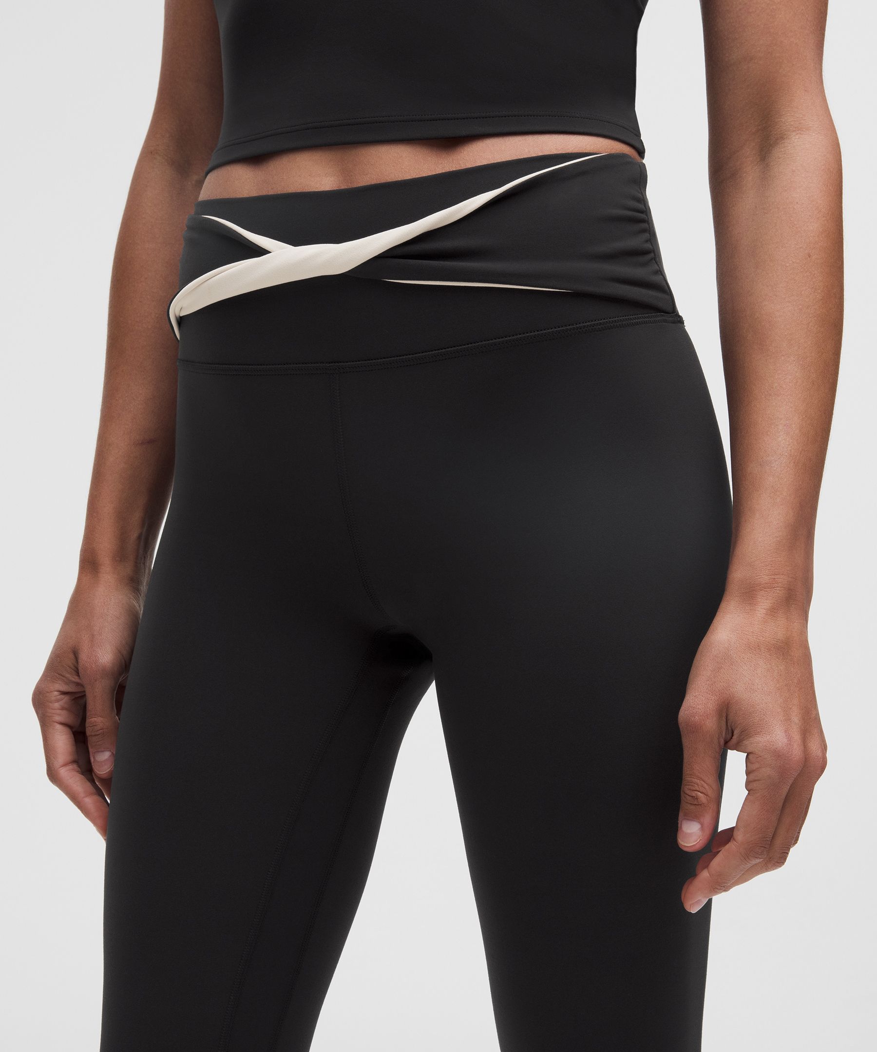 Nulu Twist-Front High-Rise Tight 25"