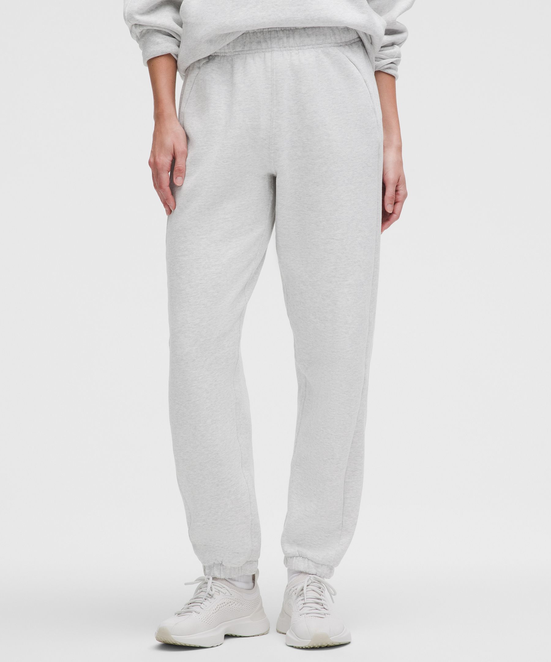 Scuba Mid-Rise Oversized Jogger 