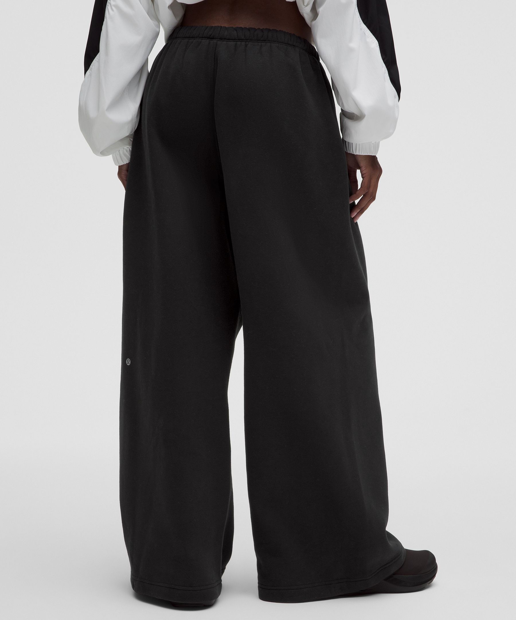 Pantal&oacute;n de ch&aacute;ndal de pernera ancha Steady State SuperLoft oversized para mujer
