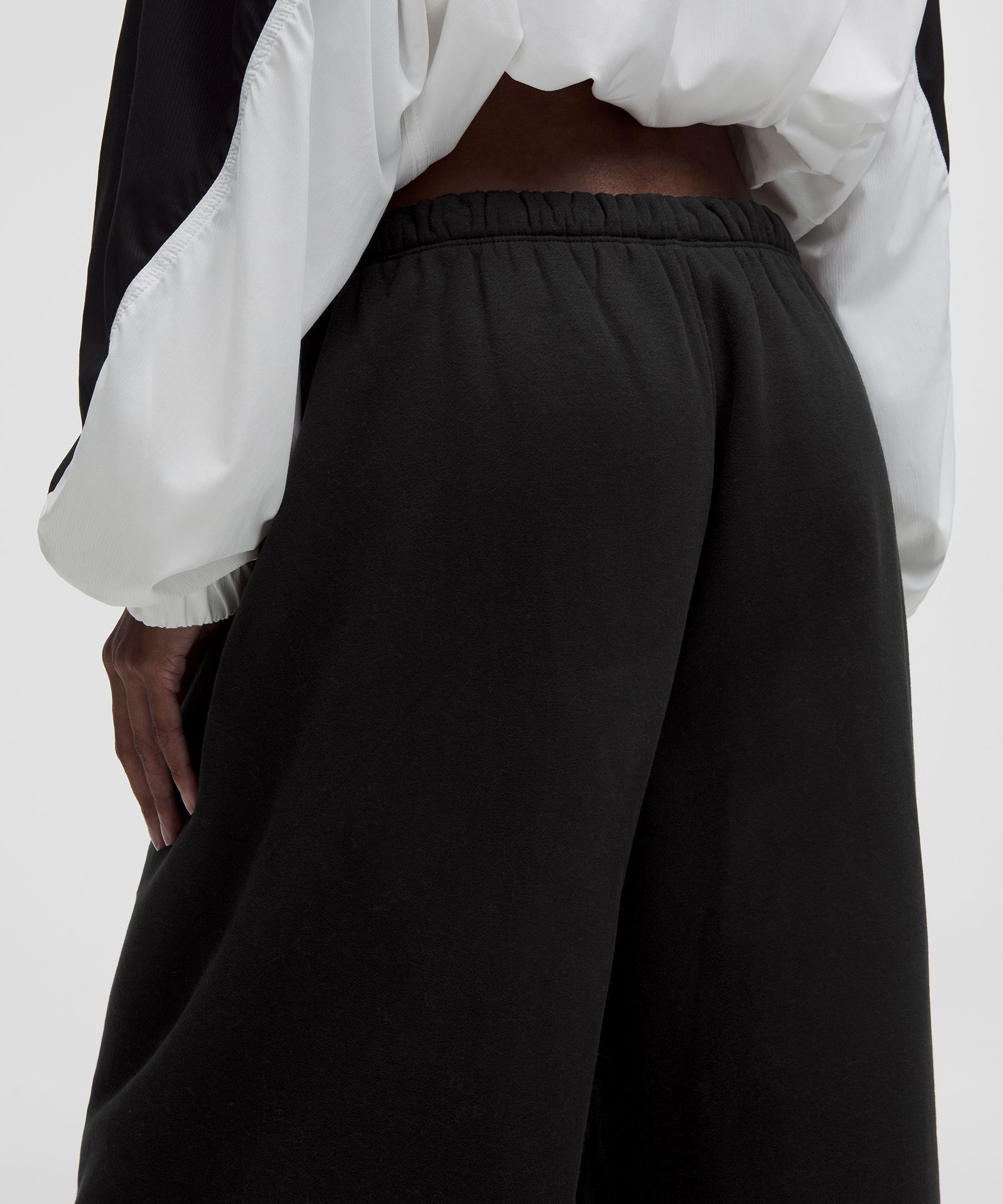 Pantal&oacute;n de ch&aacute;ndal de pernera ancha Steady State SuperLoft oversized para mujer