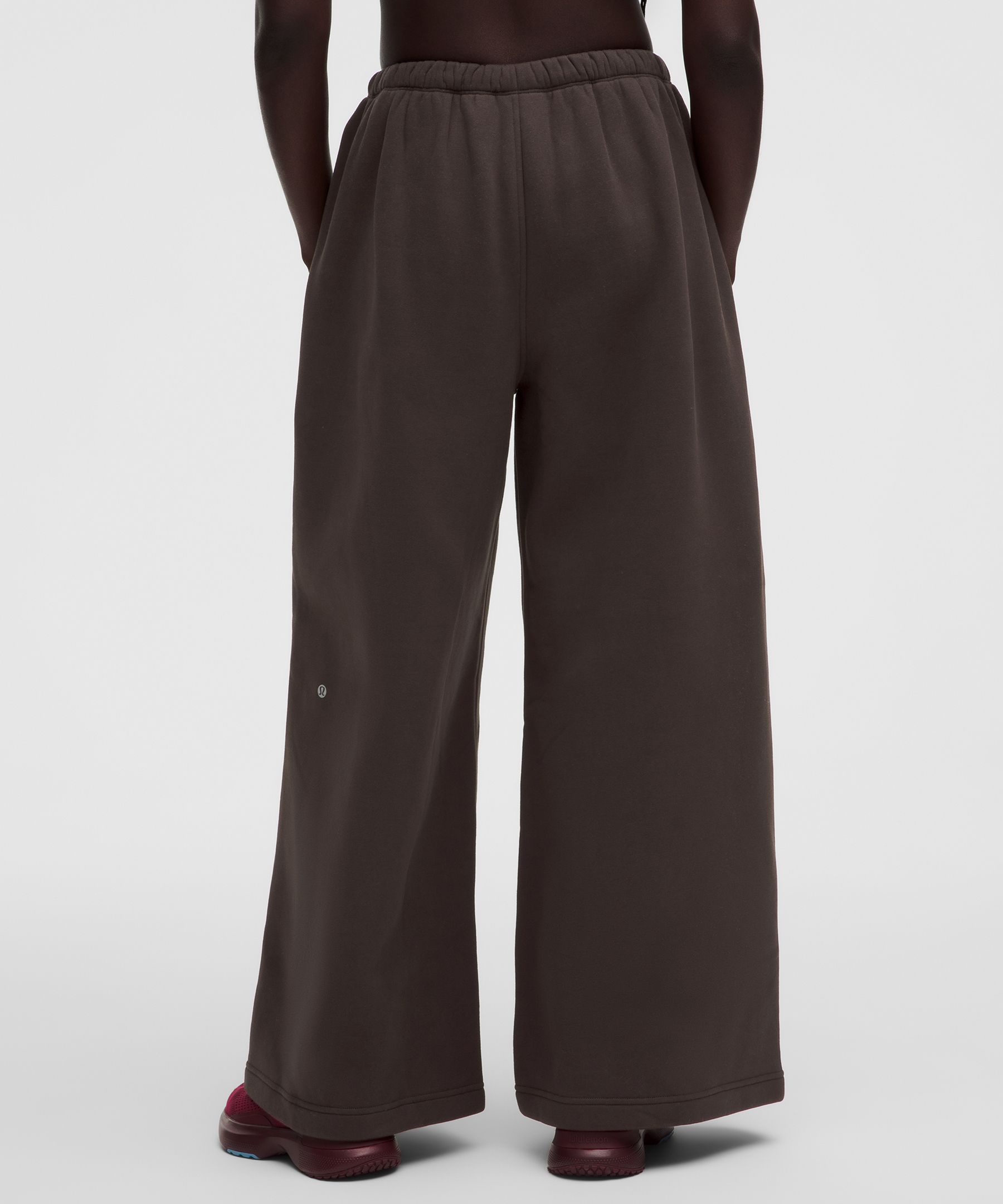 Steady State Hose mit weitem Bein aus SuperLoft im Oversized Fit