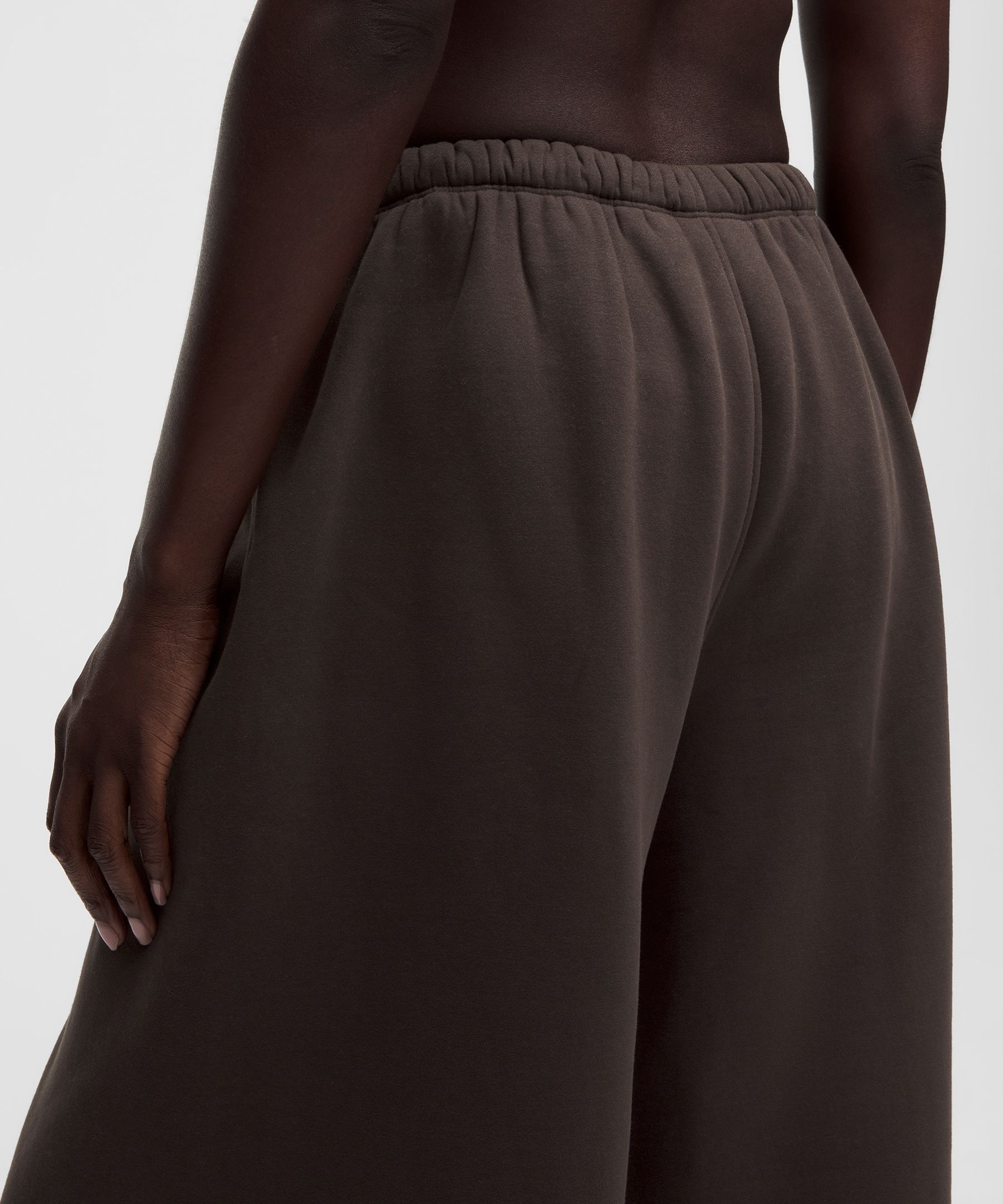 Steady State Hose mit weitem Bein aus SuperLoft im Oversized Fit