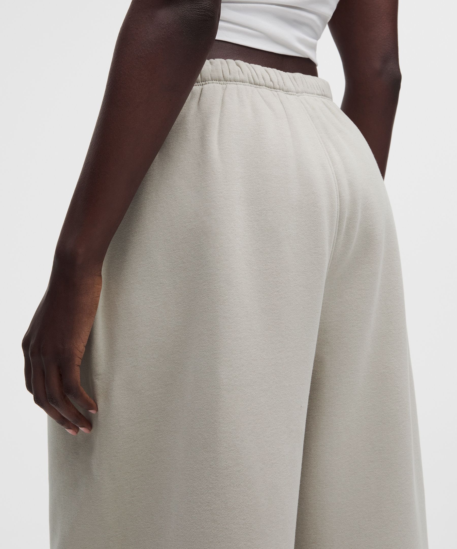 Steady State Hose mit weitem Bein aus SuperLoft im Oversized Fit