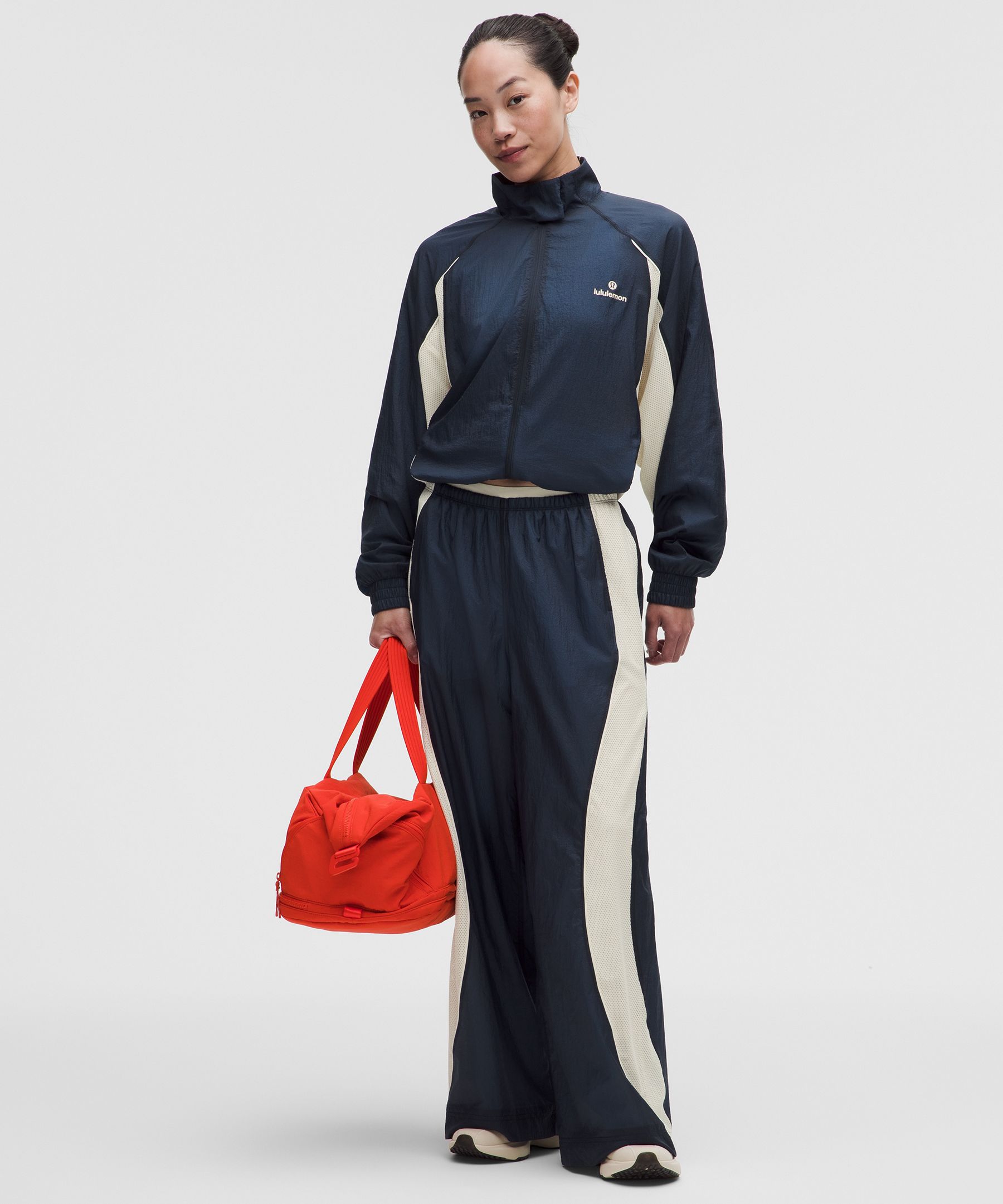 License to Train Textured Mid-Rise Pants *Asia Fit
