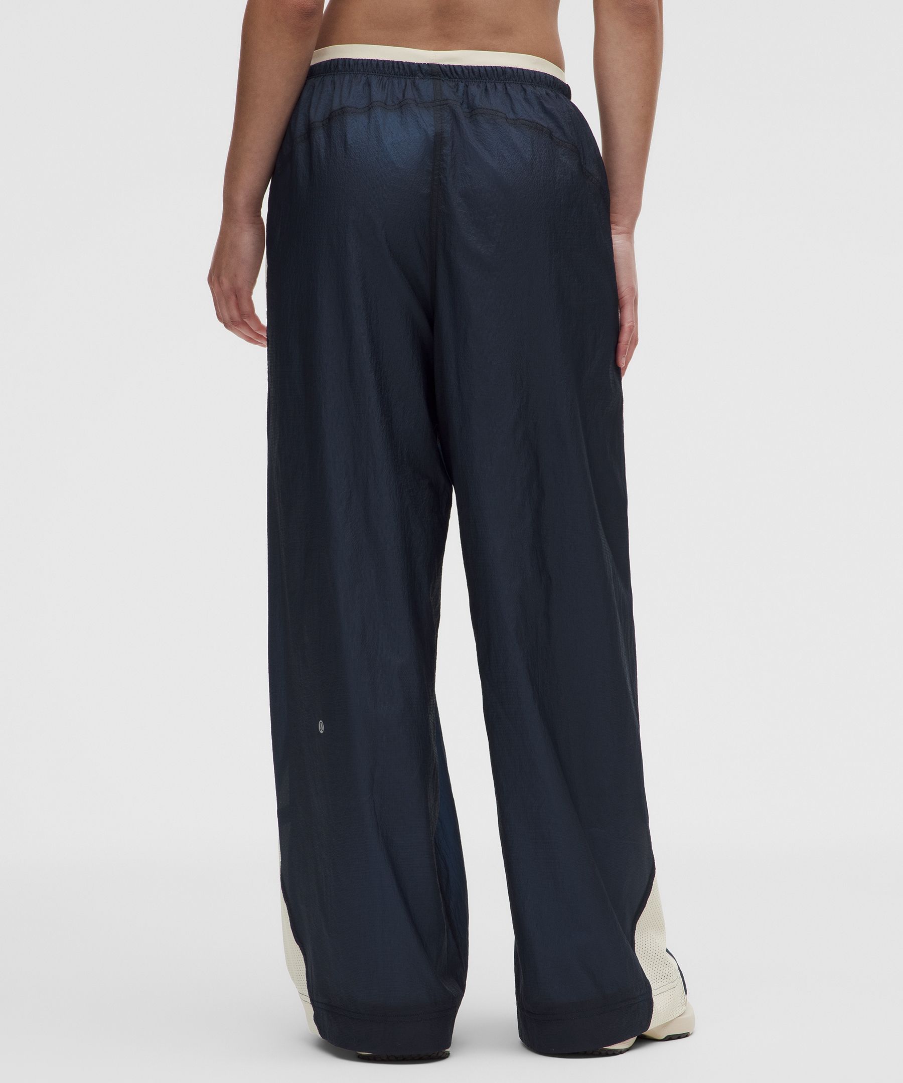 License to Train Textured Mid-Rise Pants *Asia Fit