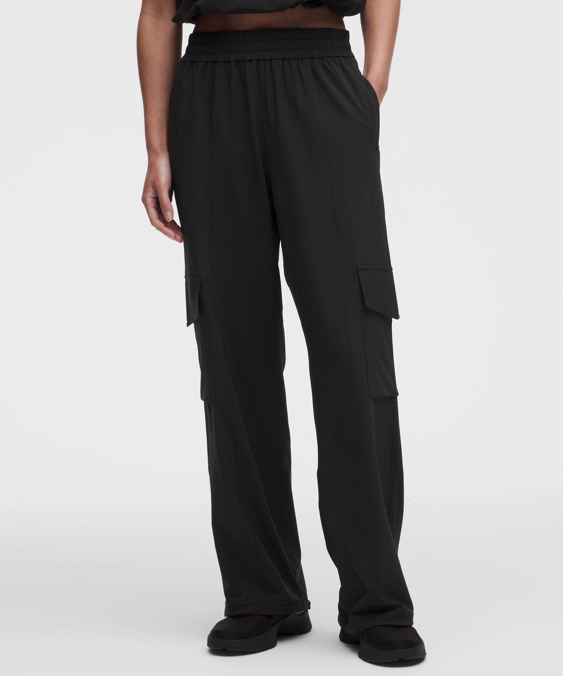 Breezily High-Rise Cargo Pants *Asia Fit