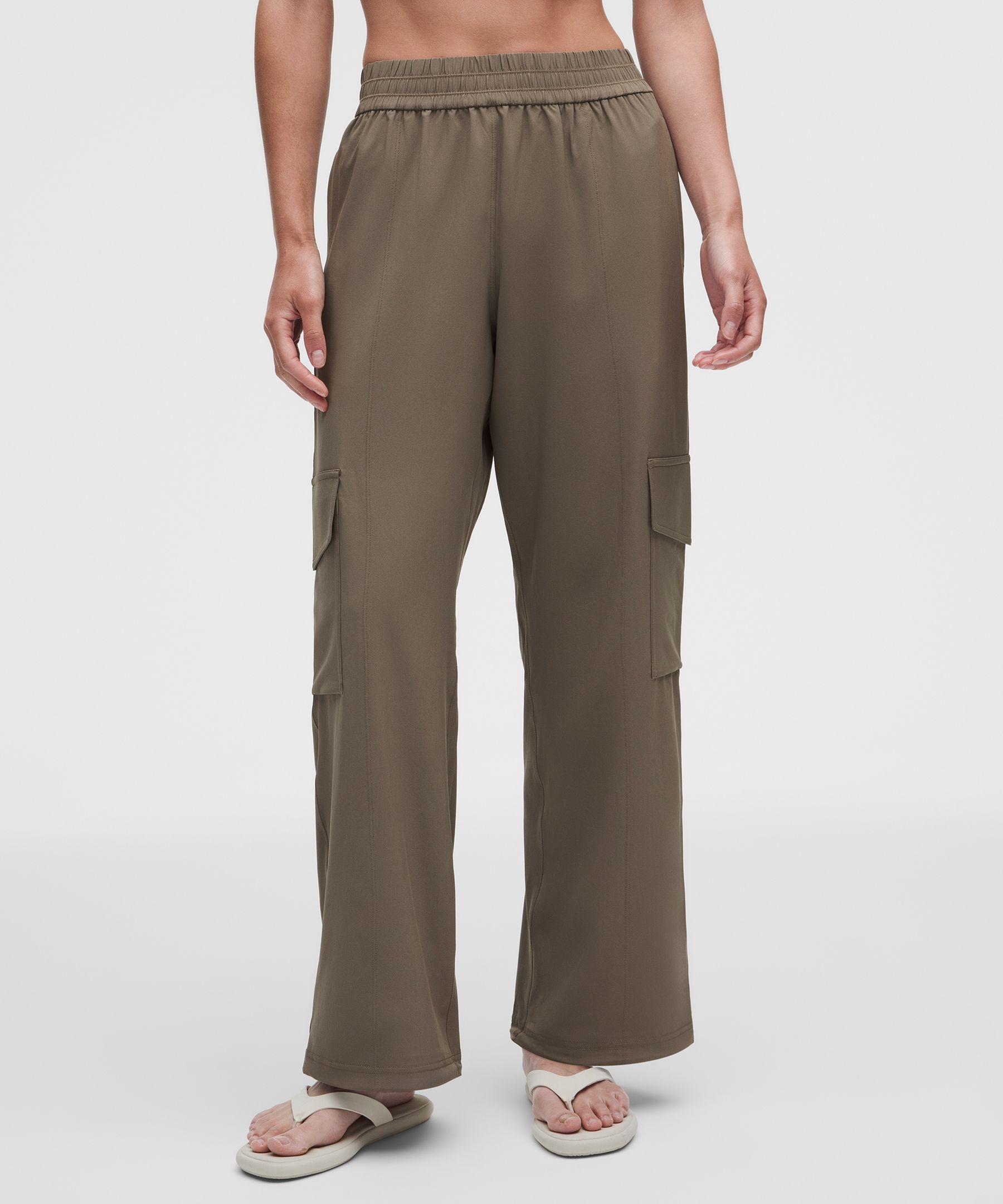 Breezily High-Rise Cargo Pants *Asia Fit