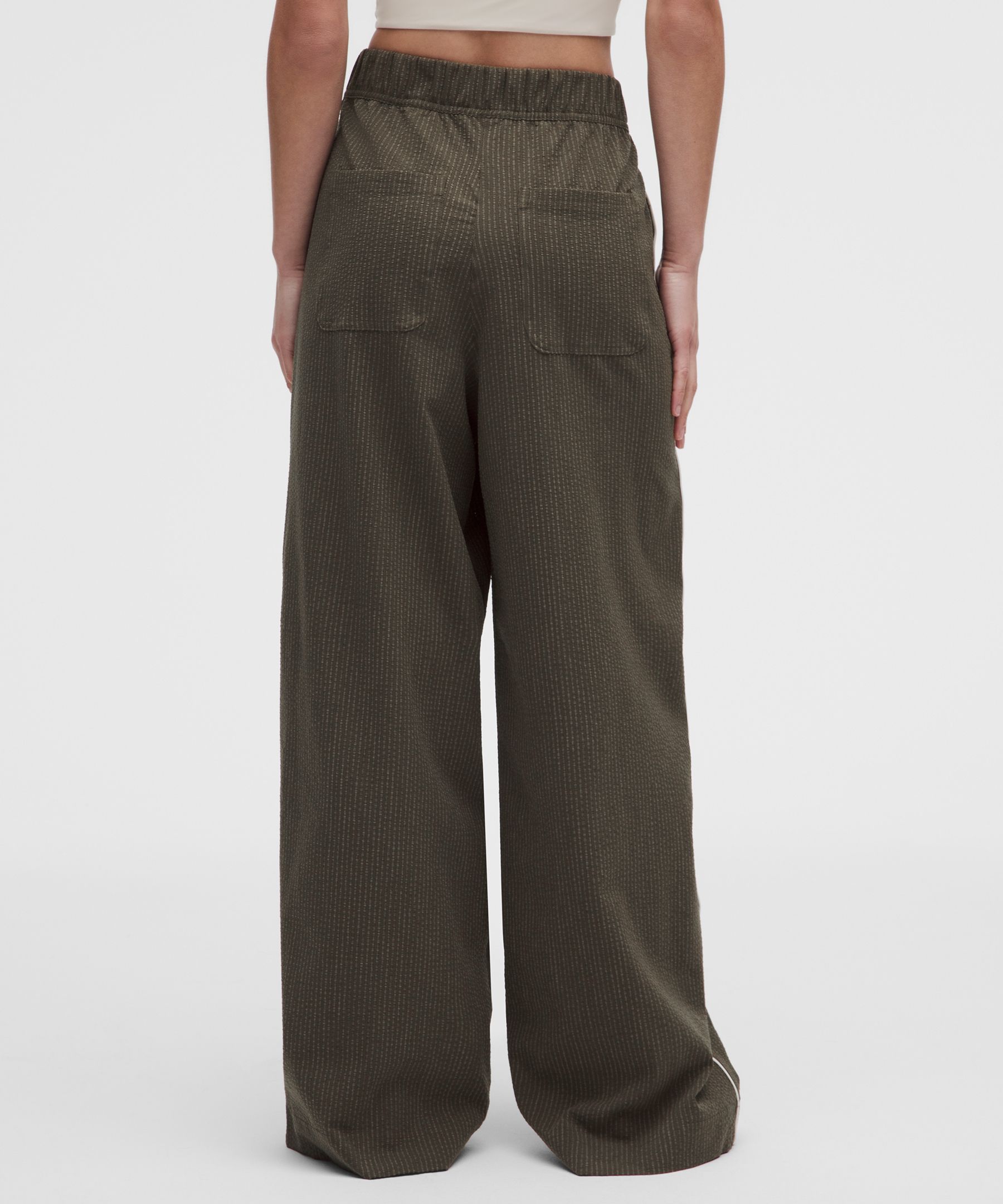 Seersucker WovenAir High-Rise Pleated Pants *Asia Fit