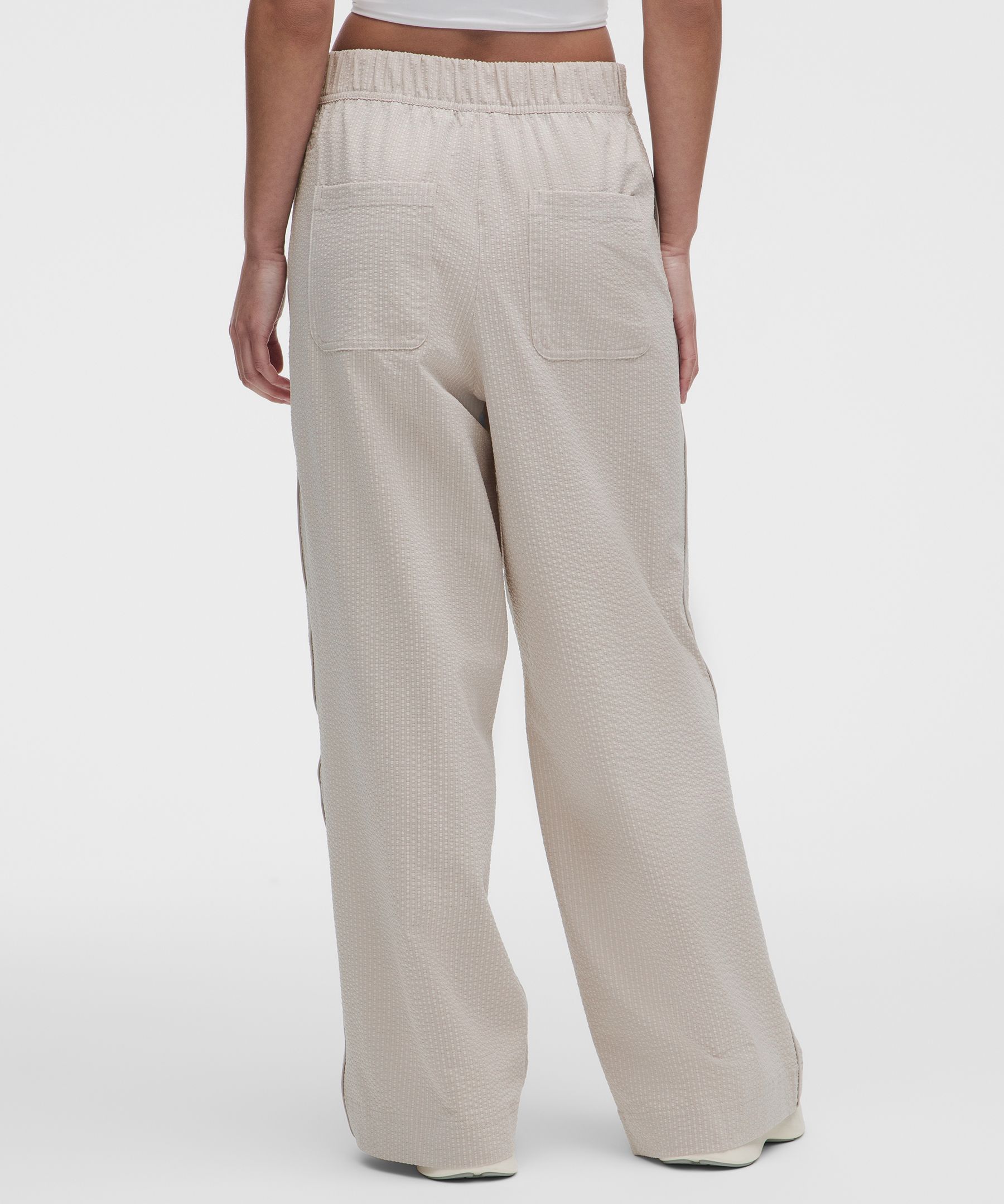 Seersucker WovenAir High-Rise Pleated Pants *Asia Fit