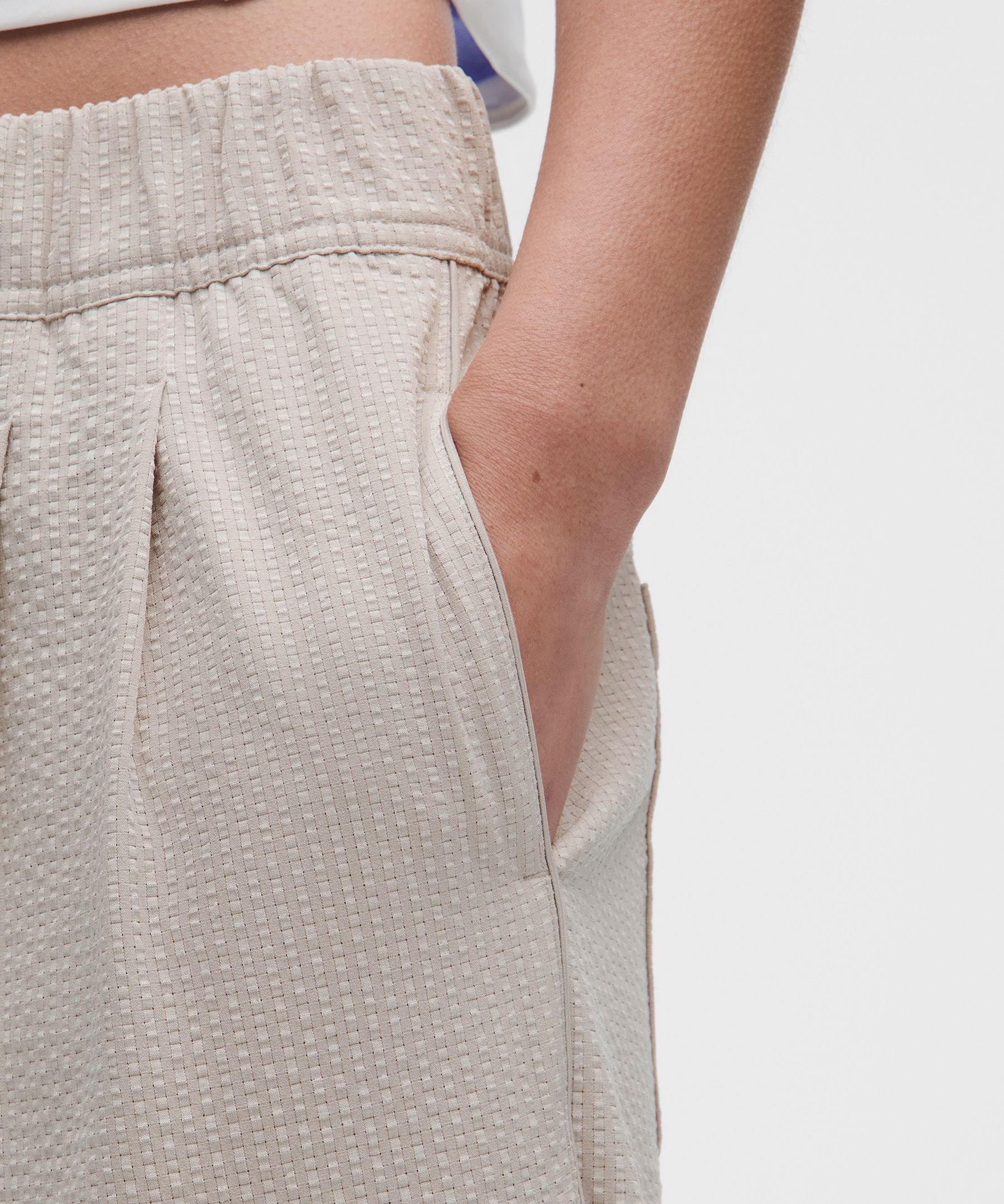 Seersucker WovenAir High-Rise Pleated Pants *Asia Fit