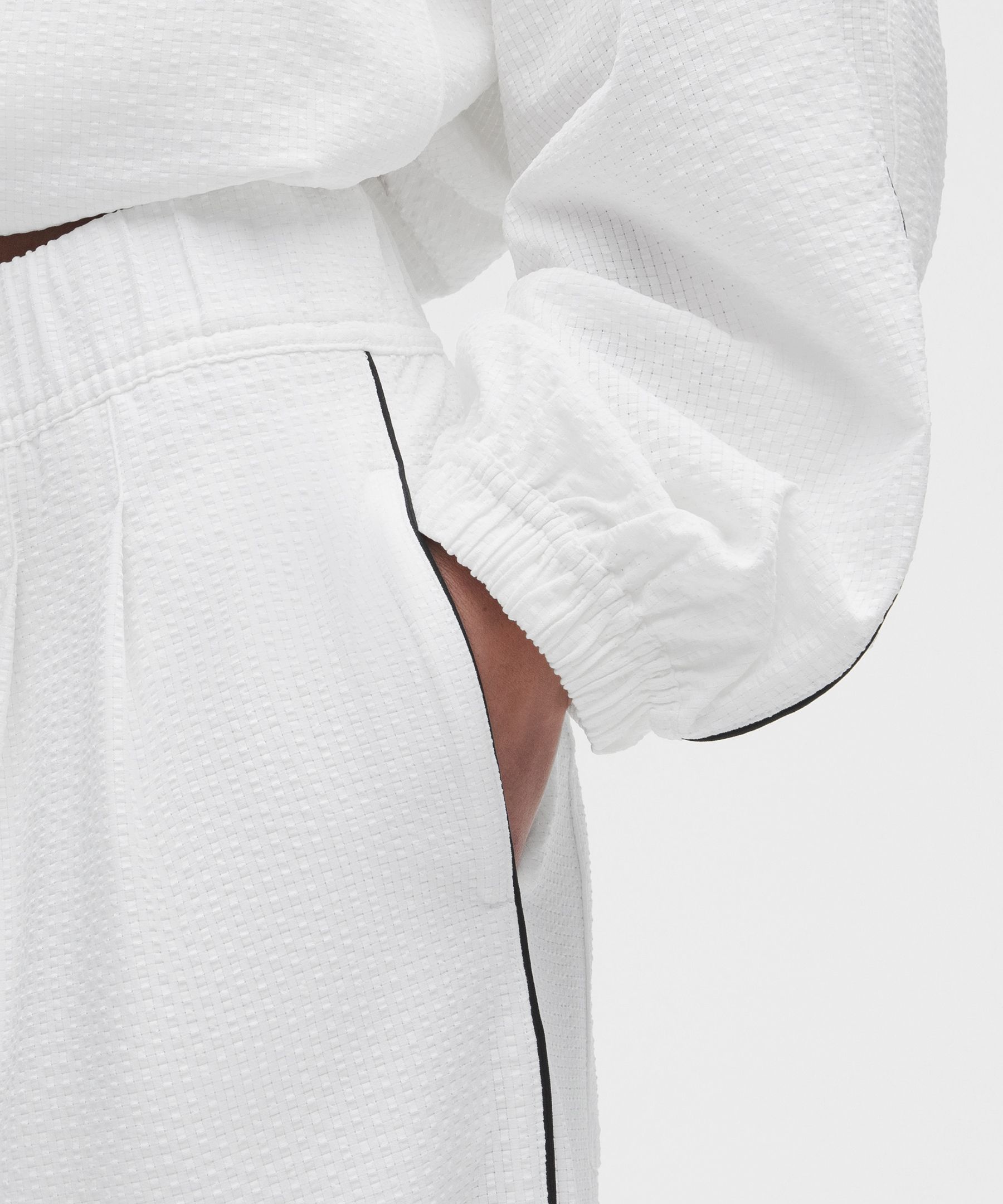Seersucker WovenAir High-Rise Pleated Pants *Asia Fit