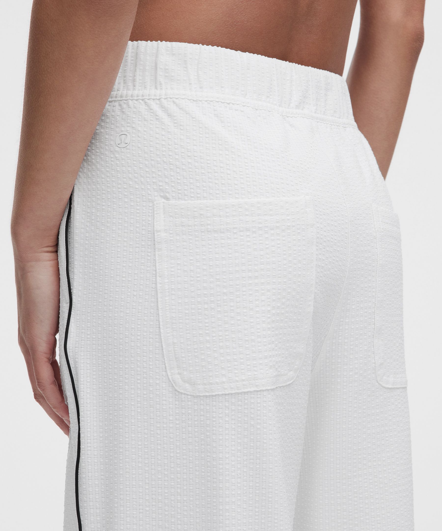 Seersucker WovenAir High-Rise Pleated Pants *Asia Fit