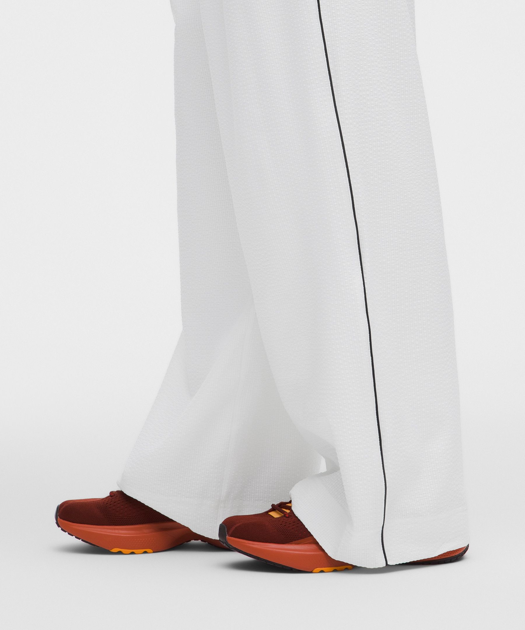 Seersucker WovenAir High-Rise Pleated Pants *Asia Fit
