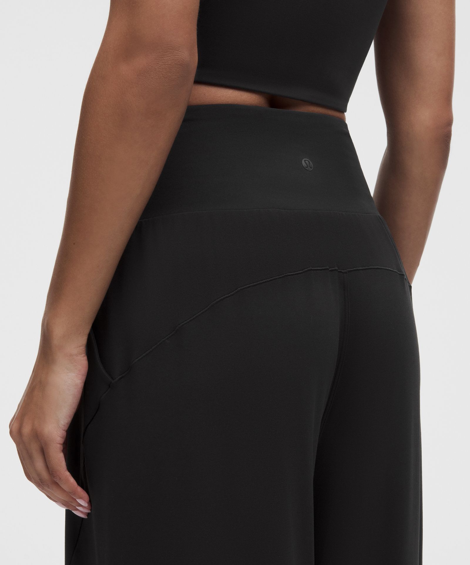 Женские драпированные брюки Lululemon Nulu Cinch-Hem — фото 5