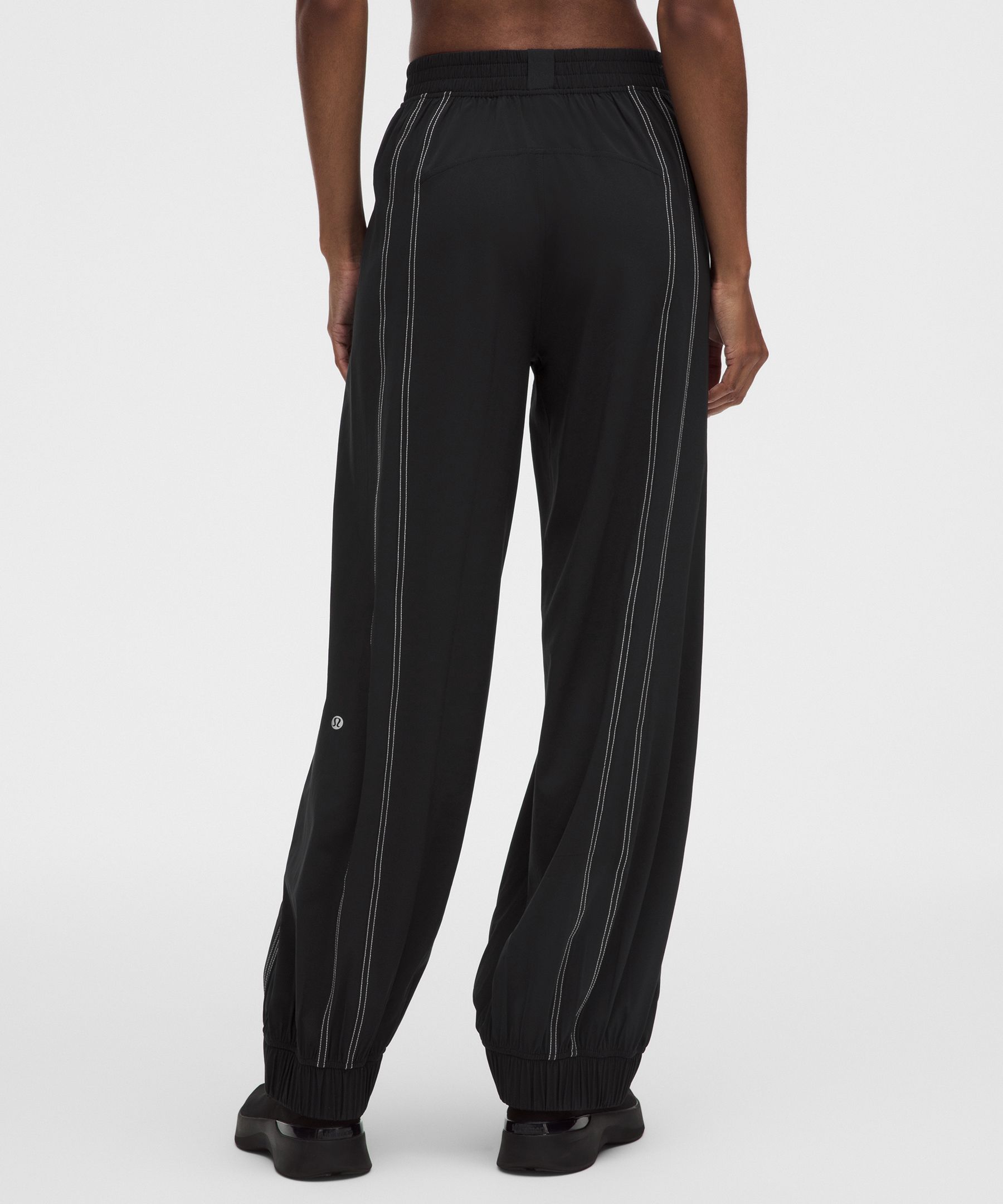 Define High-Rise Swift Jogger *Short