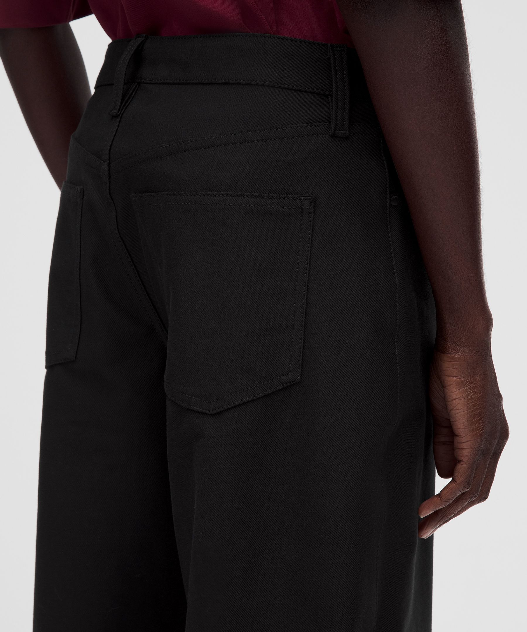 EasyFive Low-Rise Barrel-Leg Pant