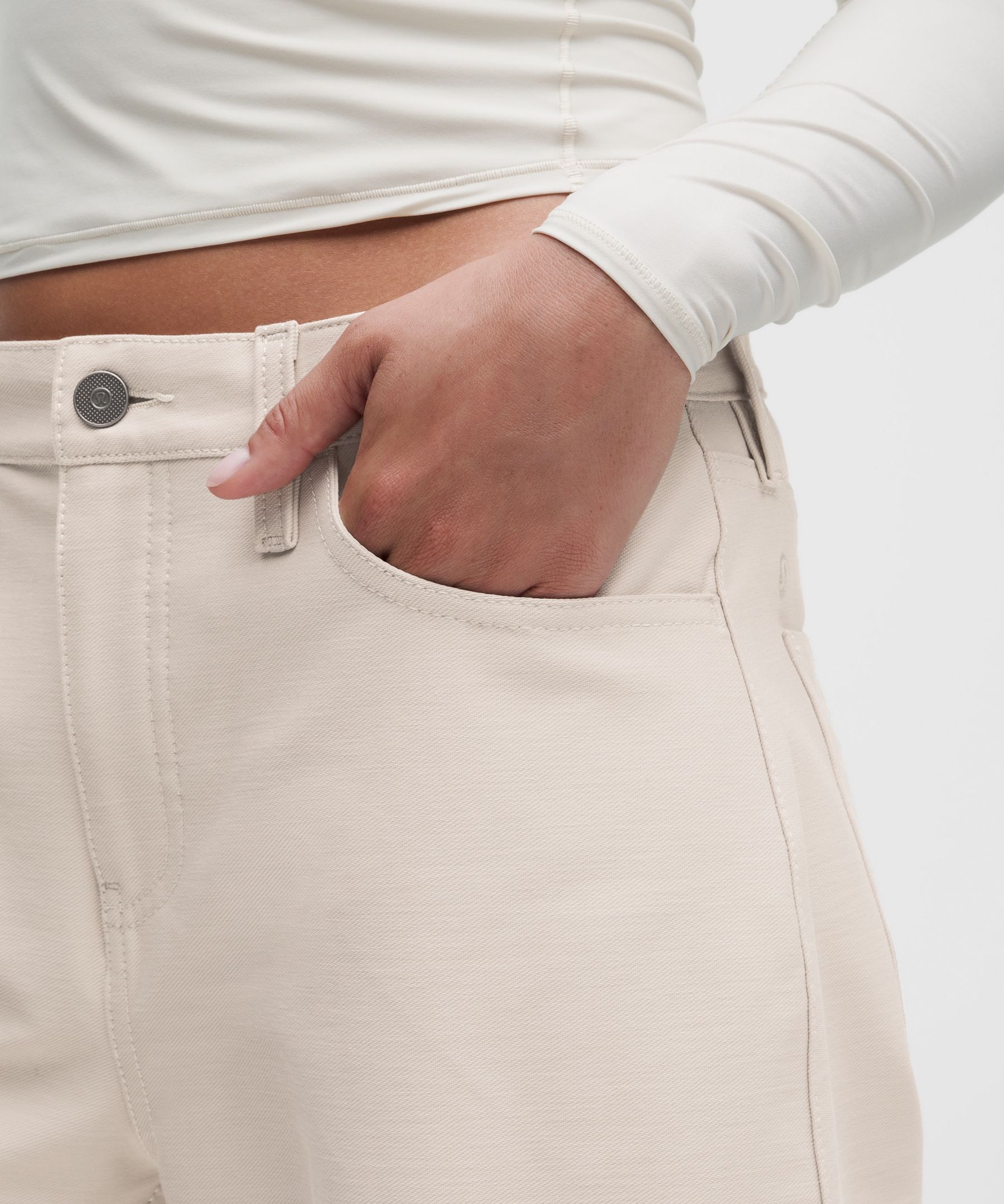 EasyFive Low-Rise Barrel-Leg Pant