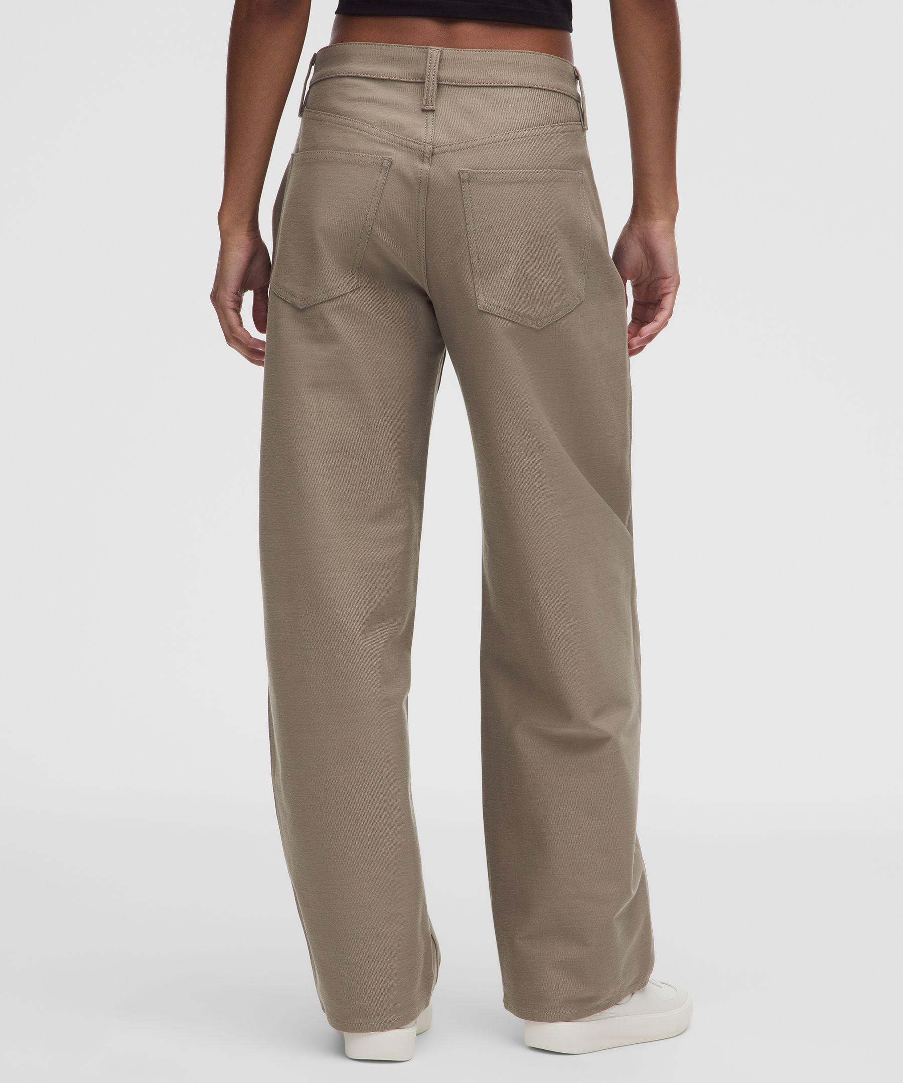 EasyFive Low-Rise Barrel-Leg Pant
