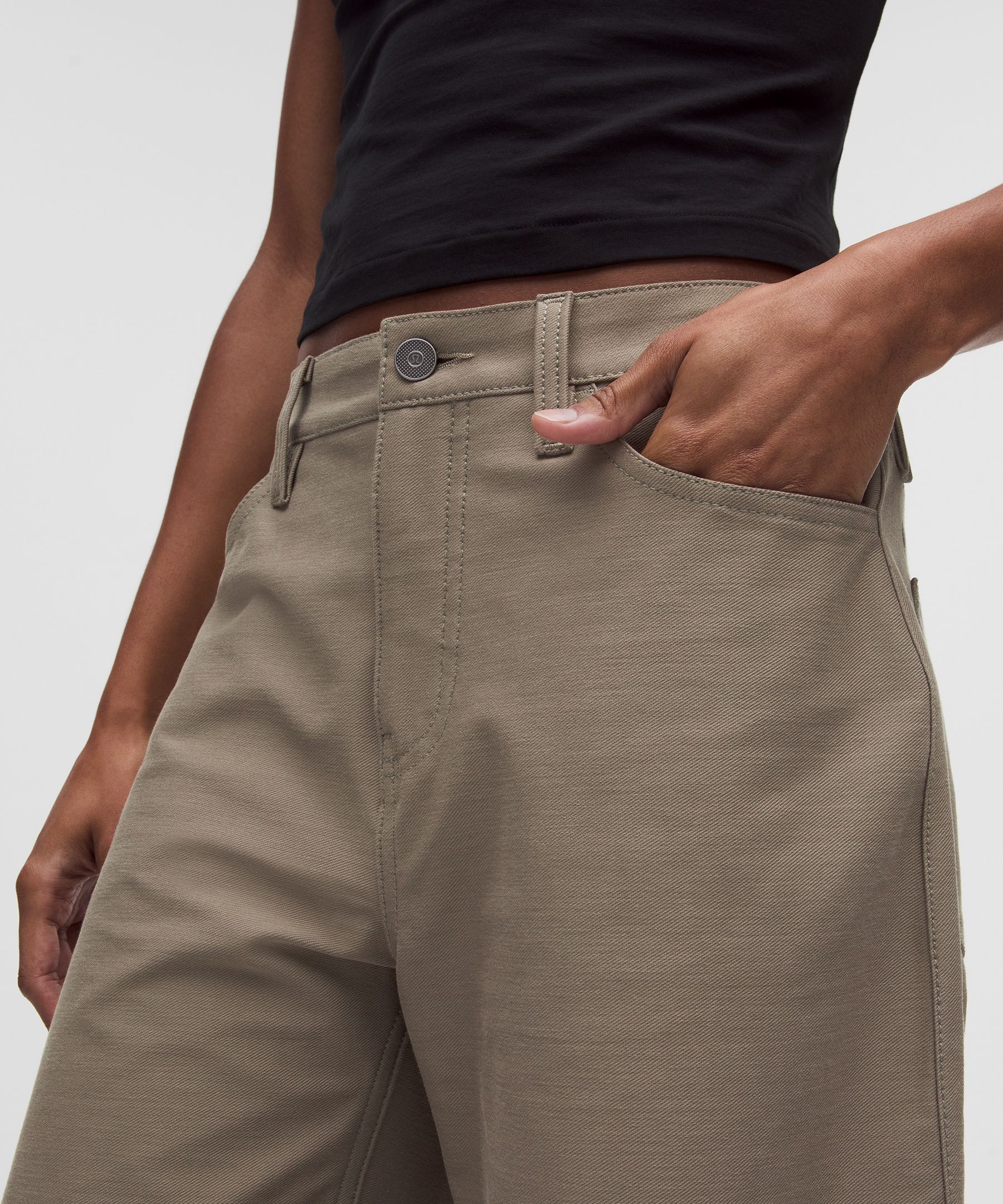 EasyFive Low-Rise Barrel-Leg Pant