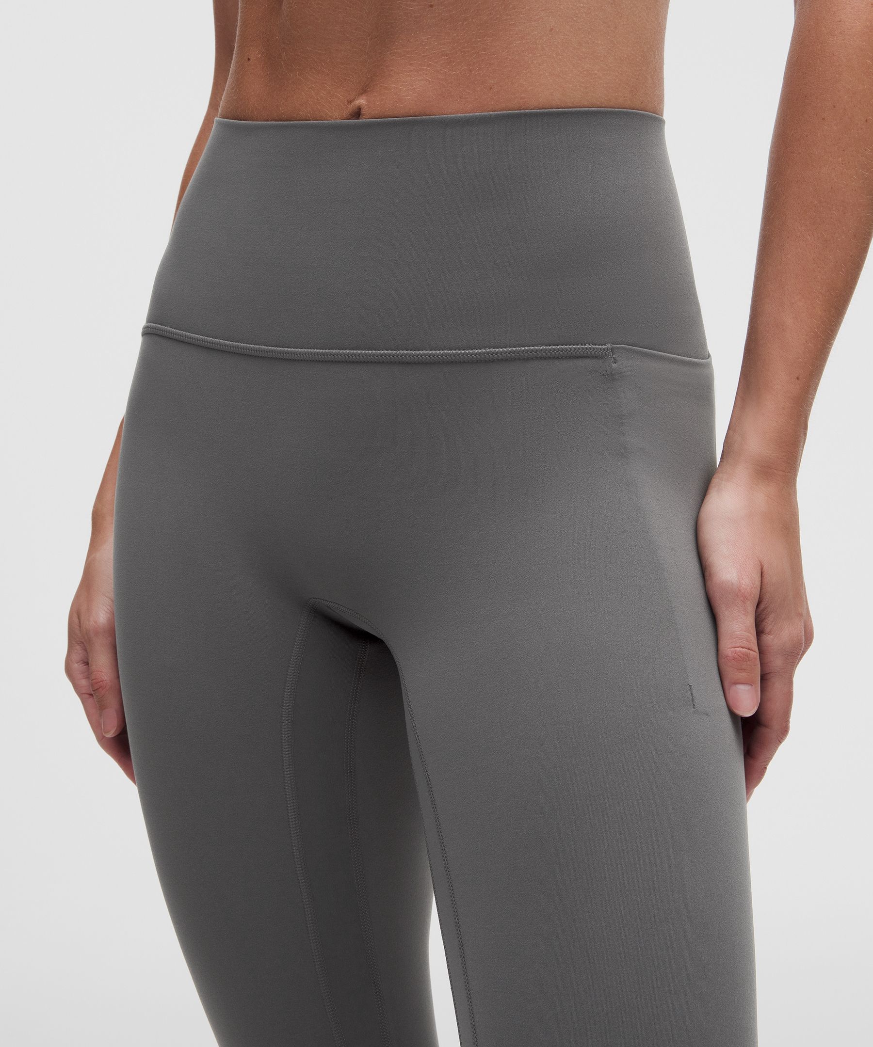 Leggings lululemon Align No Line&trade; de talle alto con bolsillos, 63,5&nbsp;cm