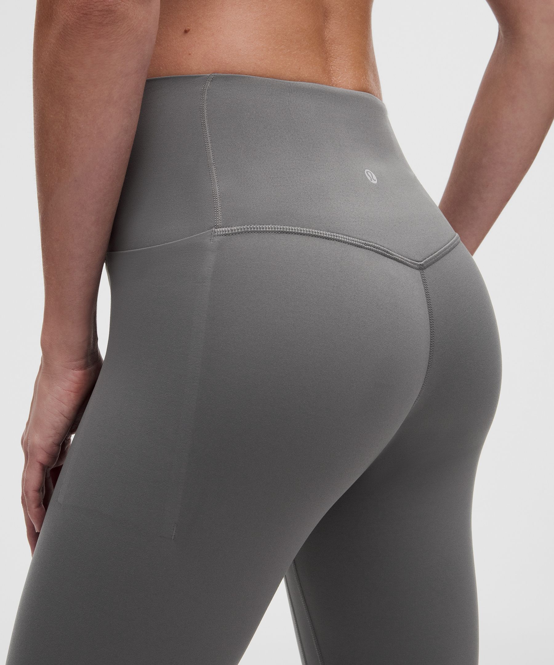 Leggings lululemon Align No Line&trade; de talle alto con bolsillos, 63,5&nbsp;cm