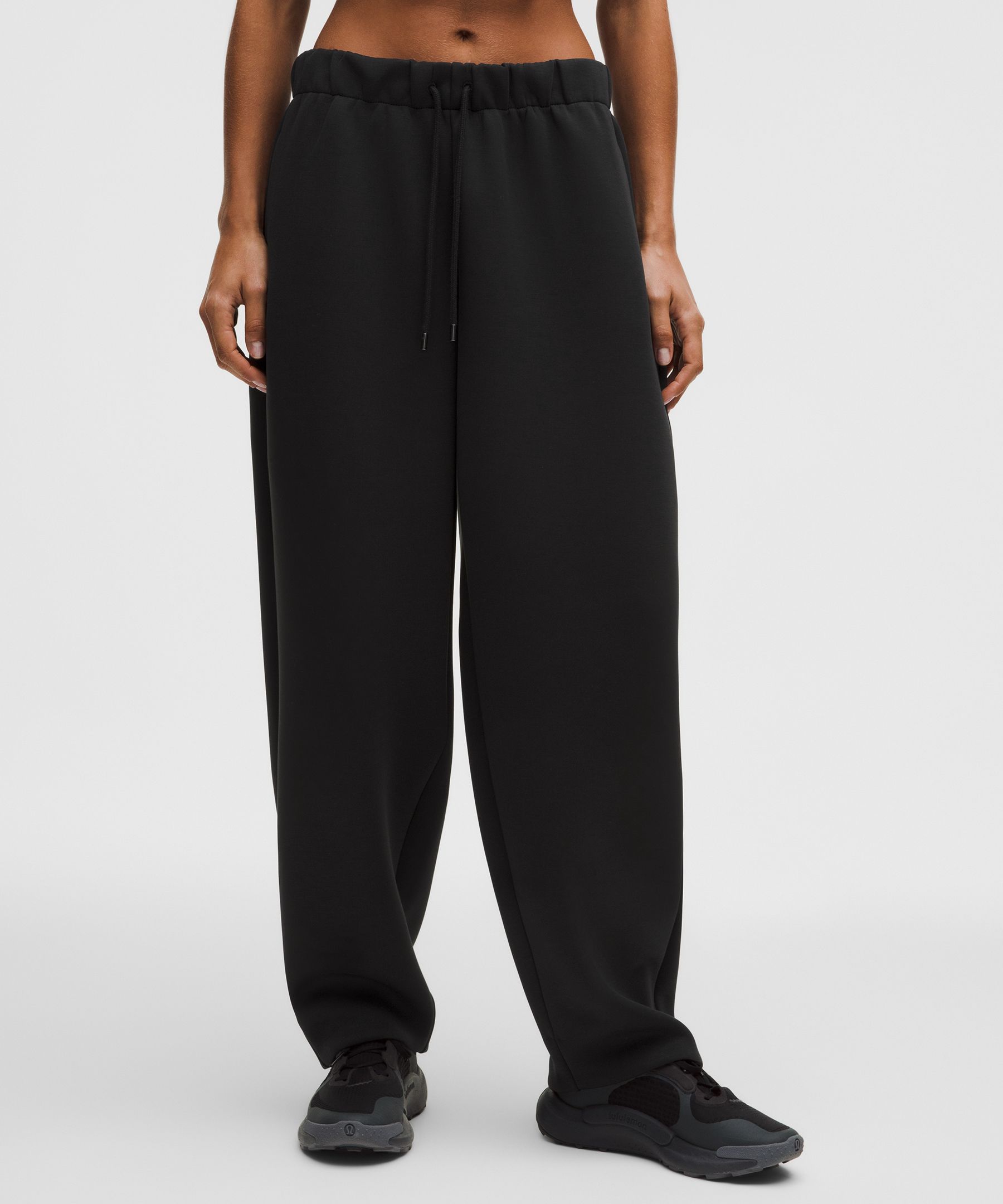 Sleek Spacer Barrel-Leg Pant