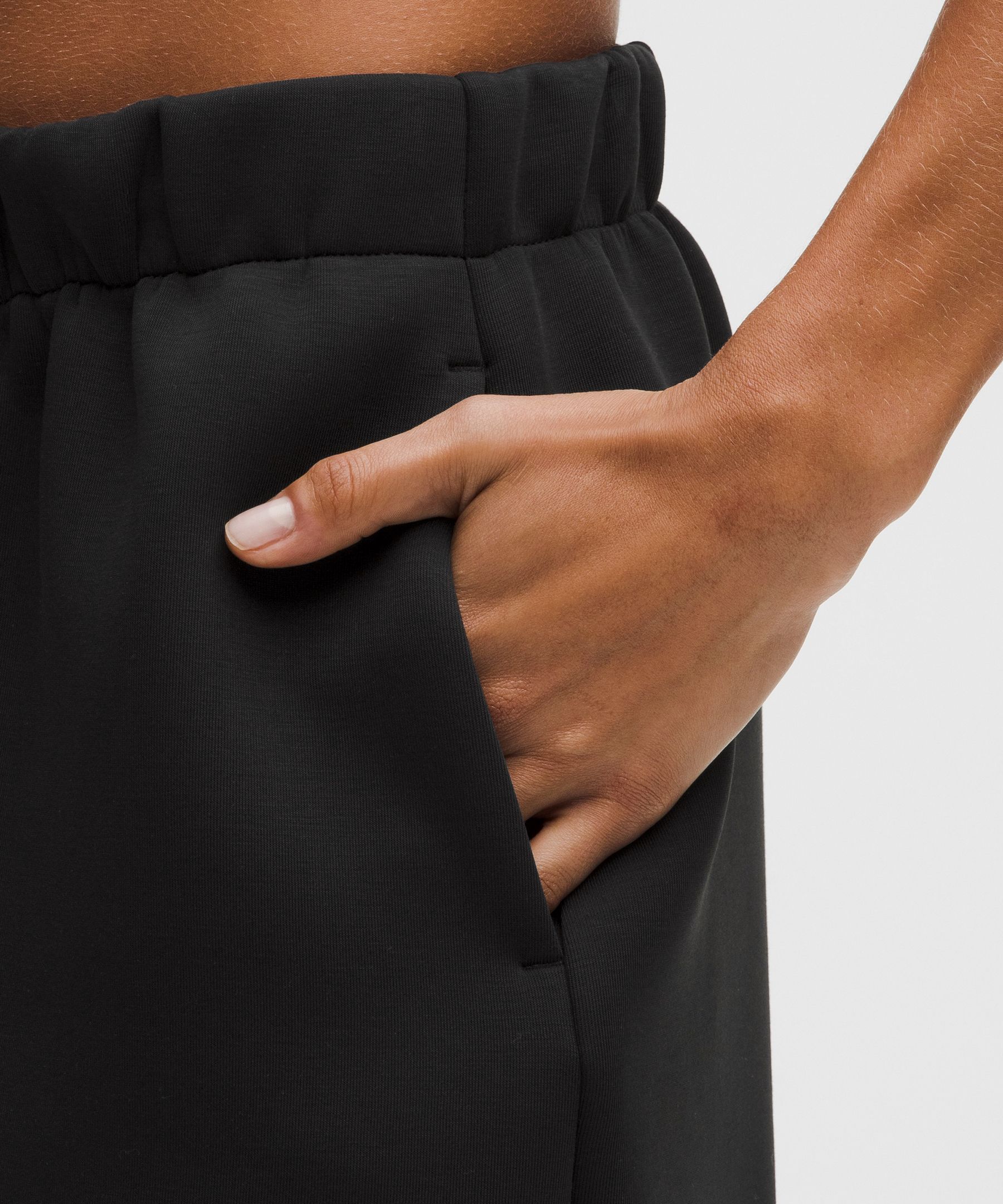 Sleek Spacer Barrel-Leg Pant