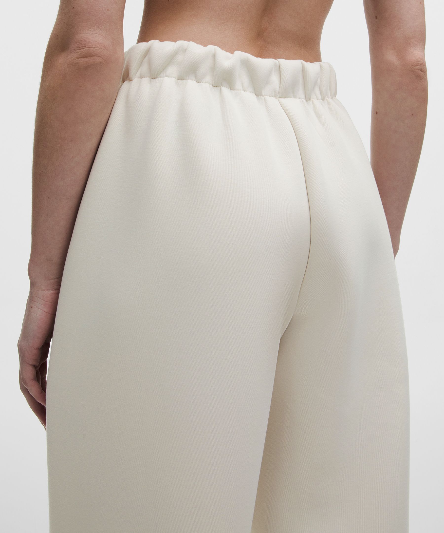 Sleek Spacer Barrel-Leg Pant