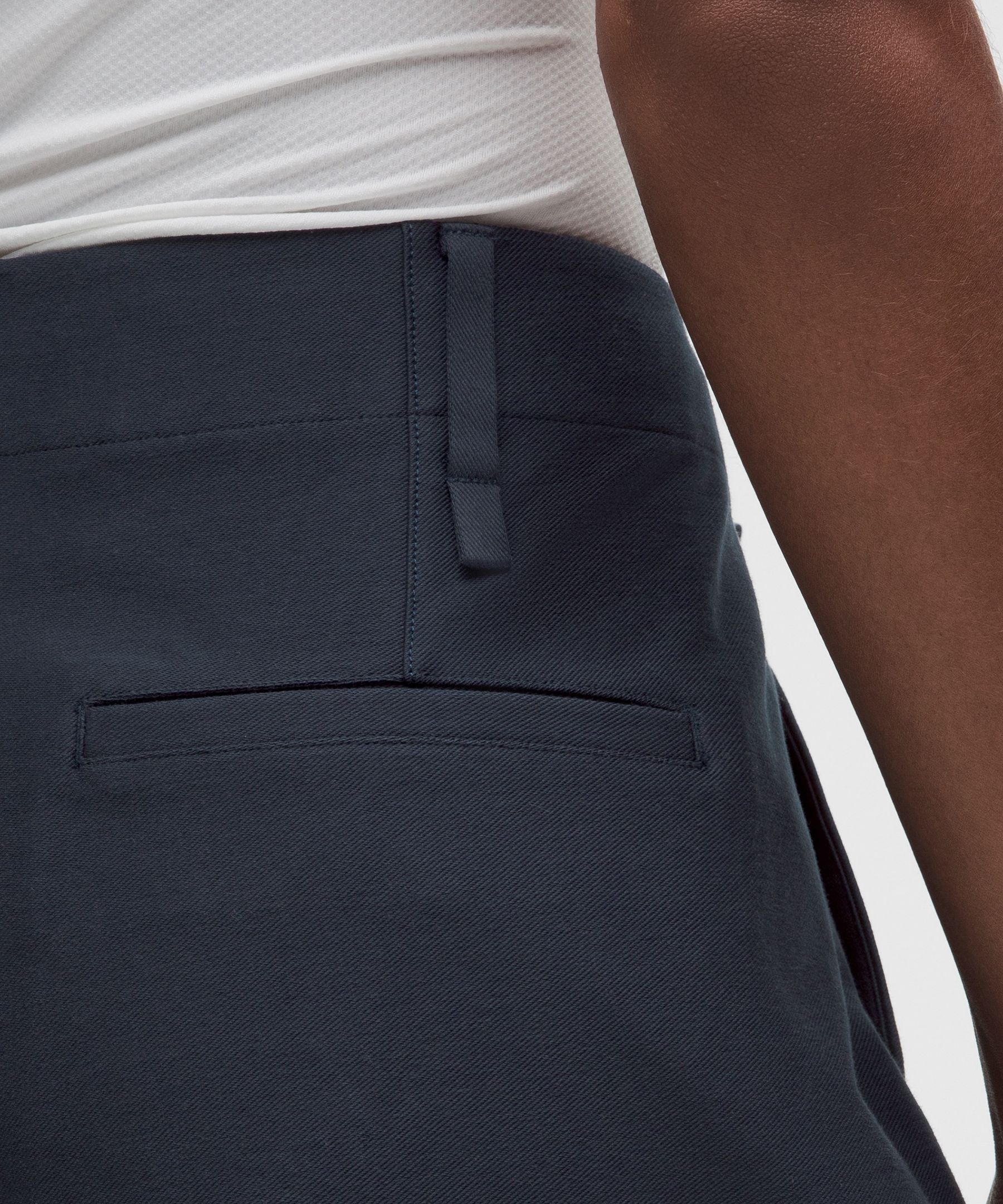 Golfhose mit Barrel-Silhouette aus Utilitech-Material