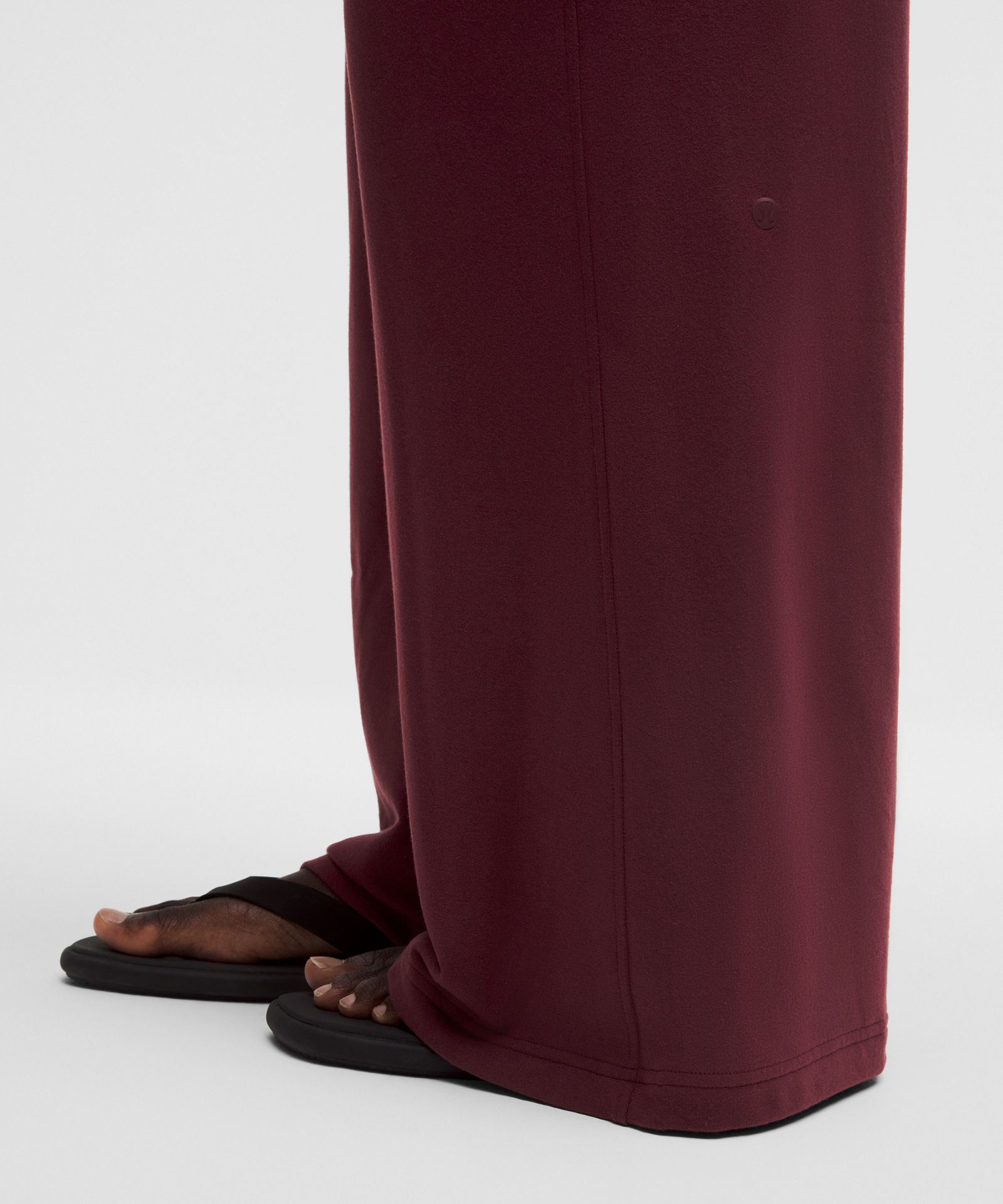 Женские широкие брюки Lululemon BeCalm Mid-Rise — фото 5