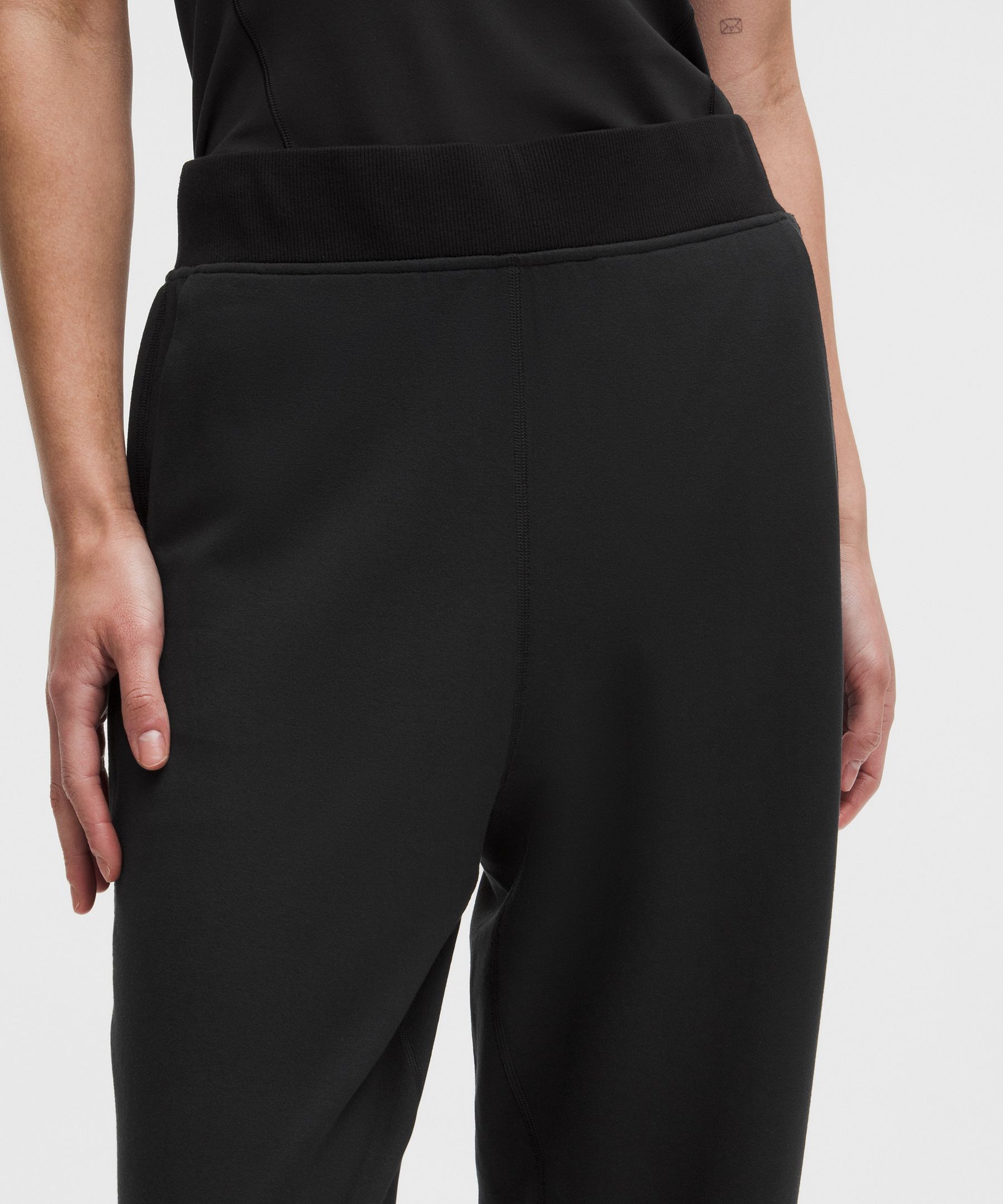 BeCalm Mid-Rise Side-Slit Jogger *Asia Fit