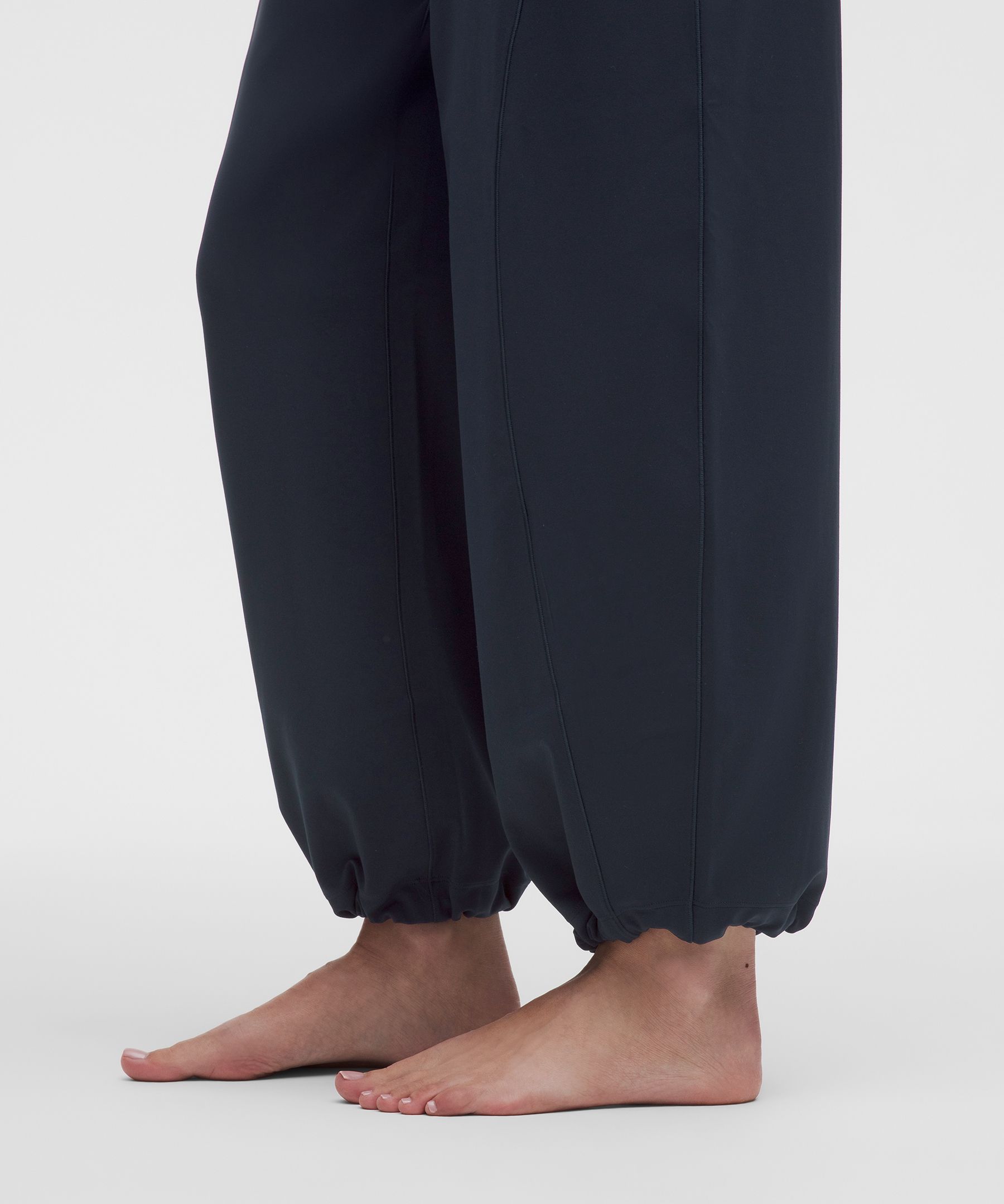Groove Low-Rise Relaxed Cinch Pant