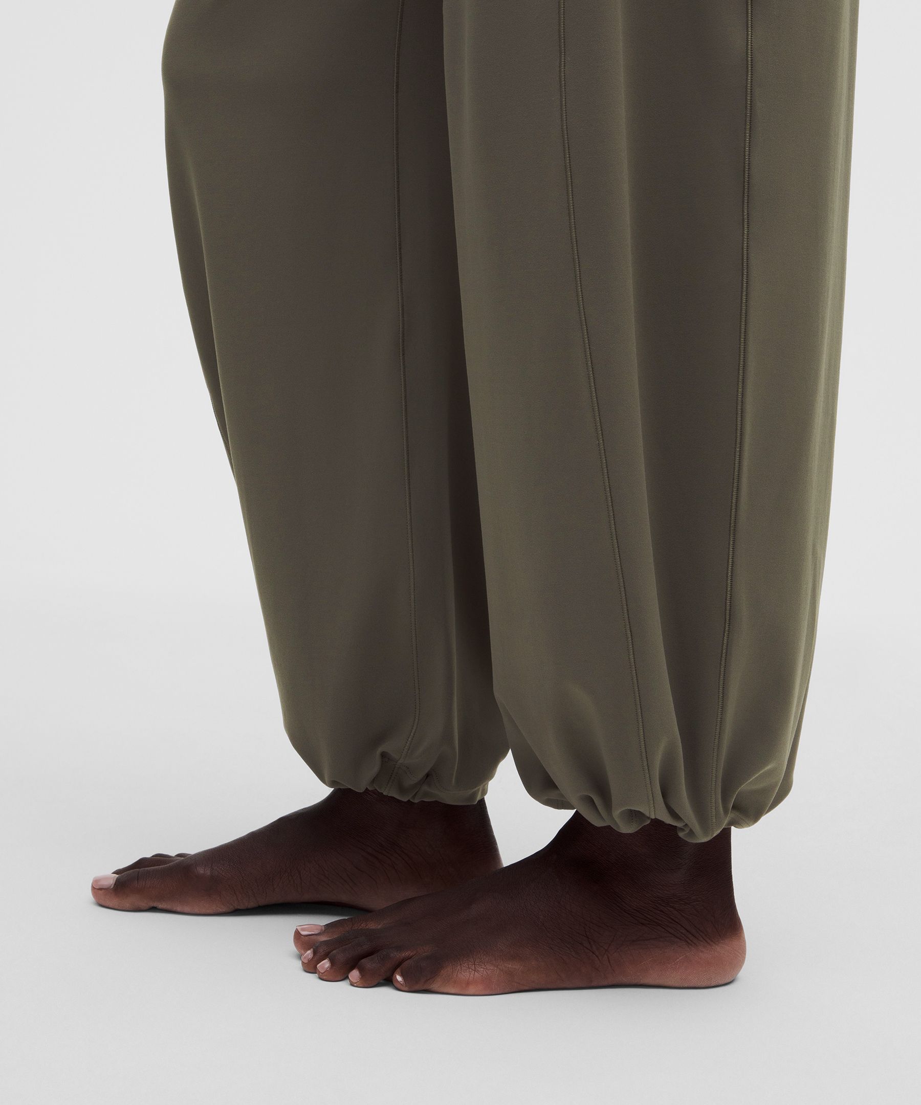 Groove Low-Rise Relaxed Cinch Pant *Regular
