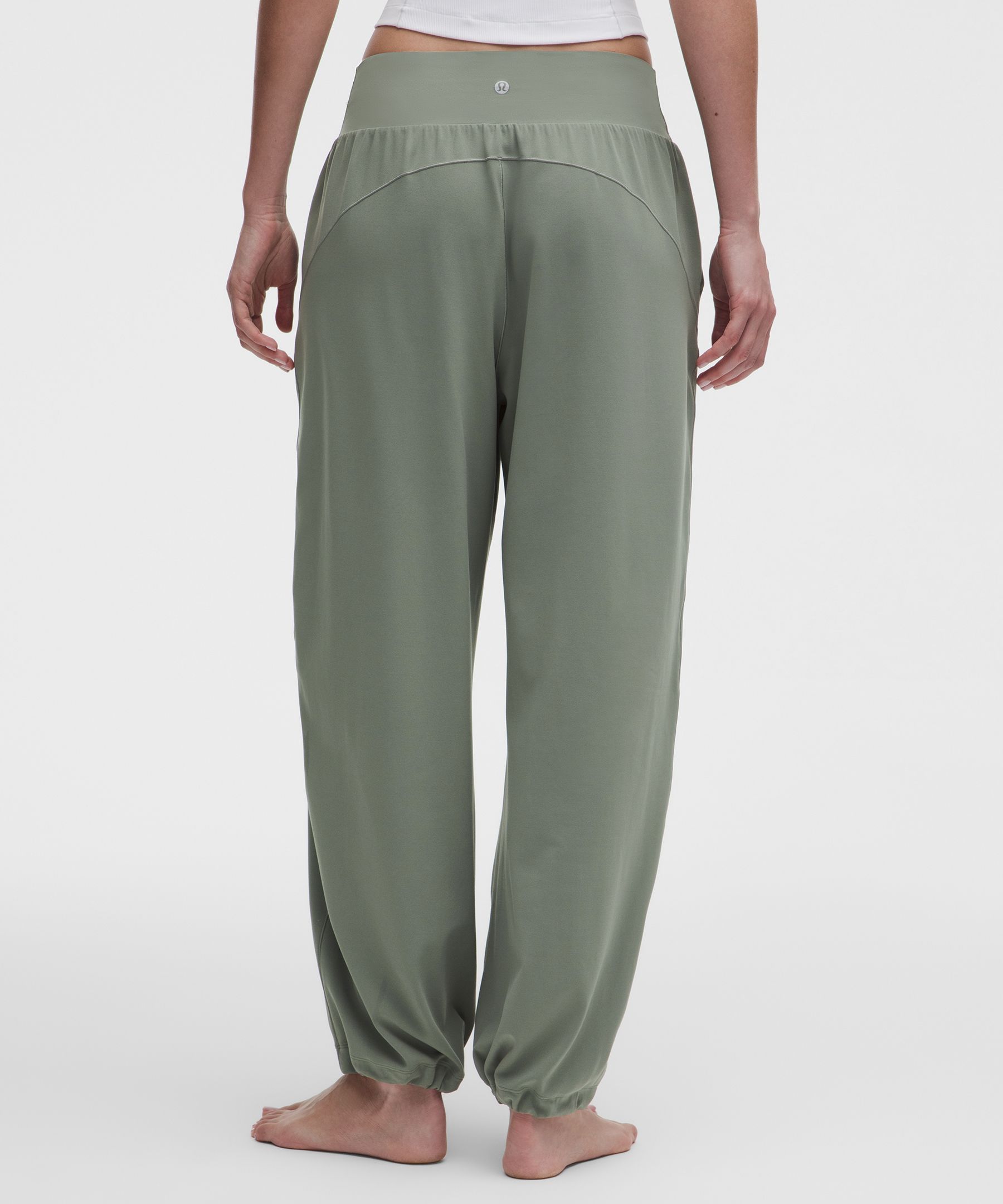 Groove Low-Rise Relaxed Cinch Pant *Regular