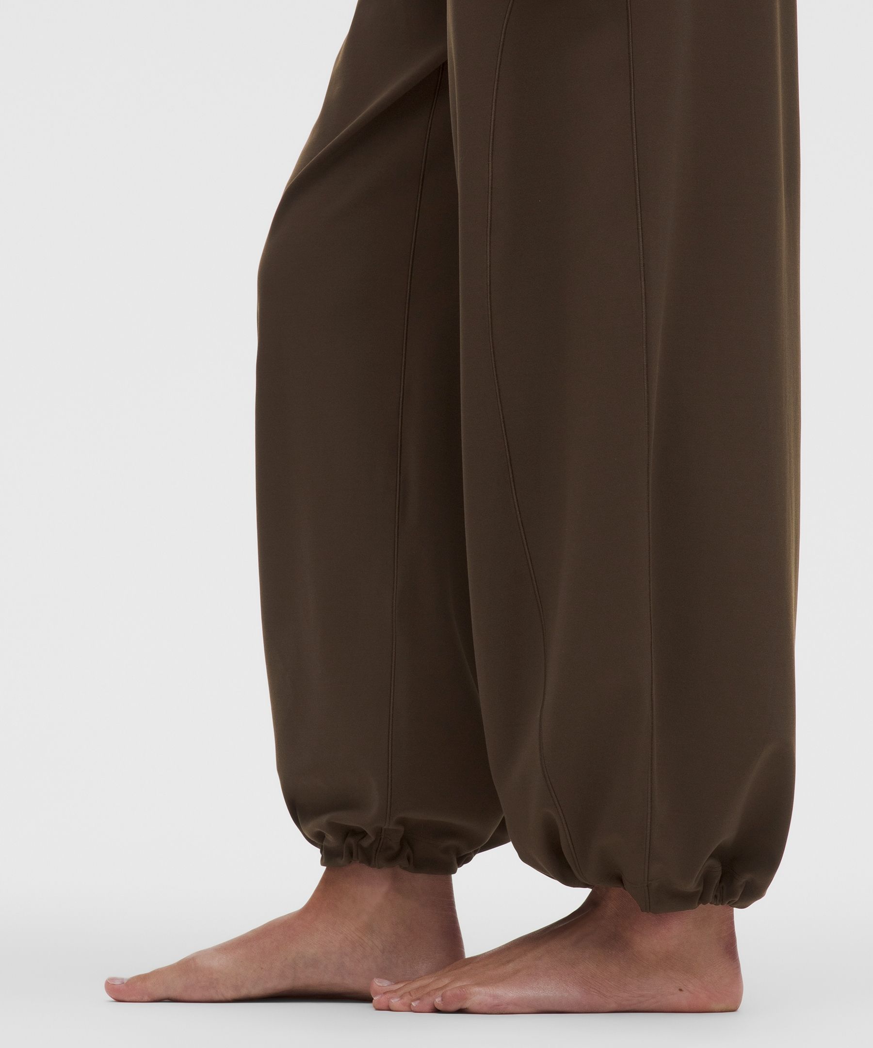 Groove Low-Rise Relaxed Cinch Pant *Regular