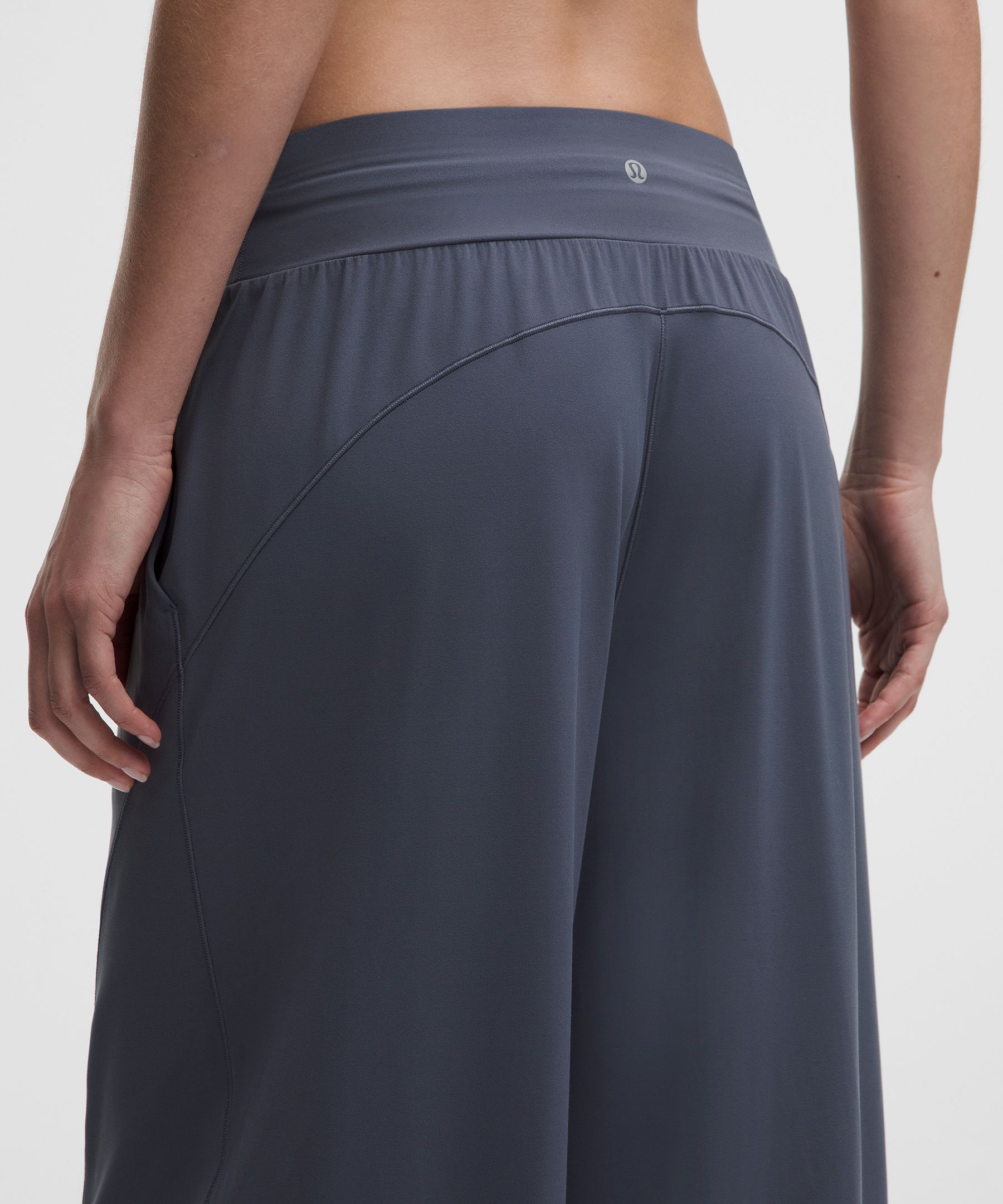 Pantalon Groove taille basse d&eacute;contract&eacute; &agrave; ourlets ajustables *Standard