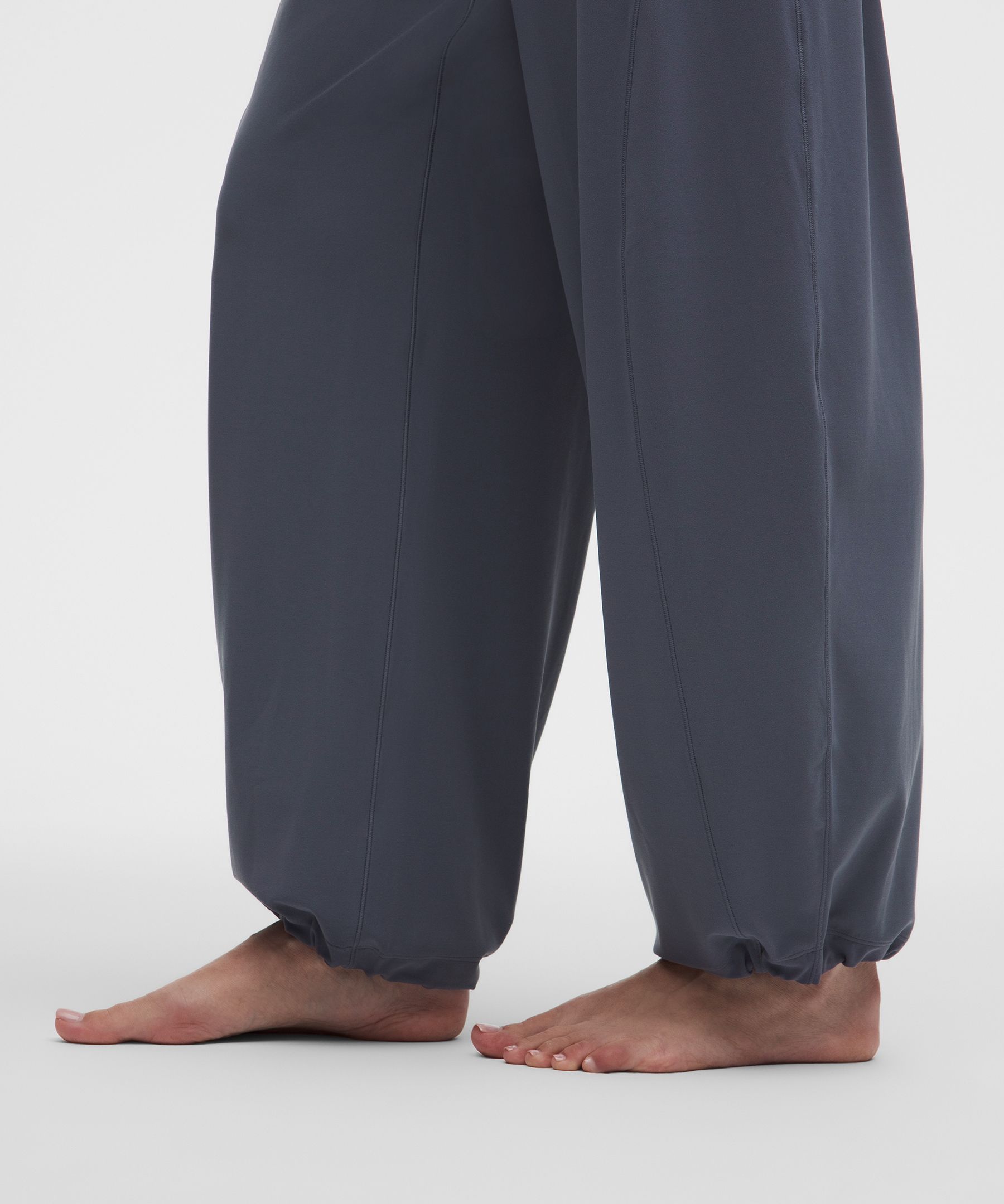 Pantalon Groove taille basse d&eacute;contract&eacute; &agrave; ourlets ajustables *Standard