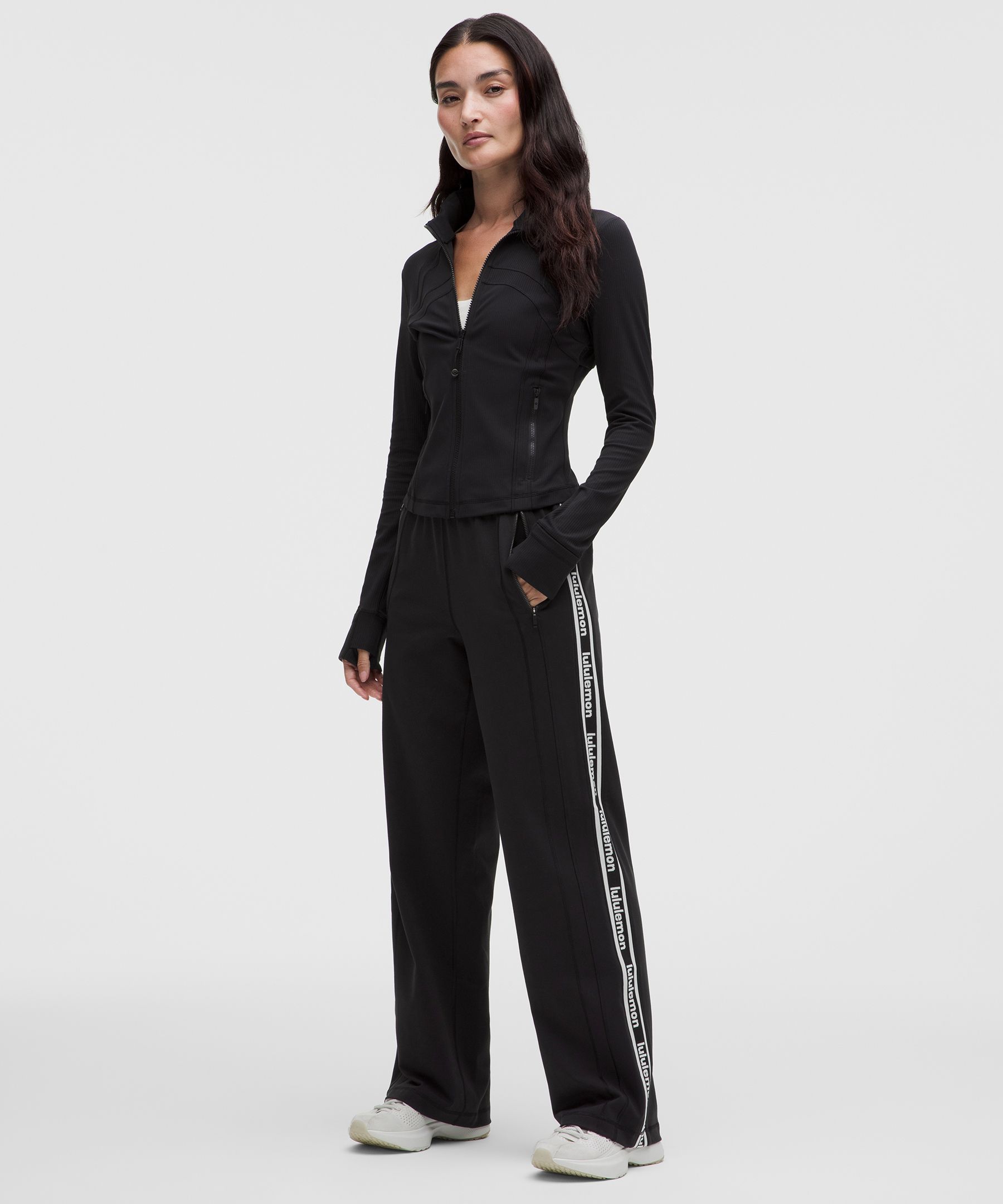 Define Track Pants Wordmark *Asia Fit