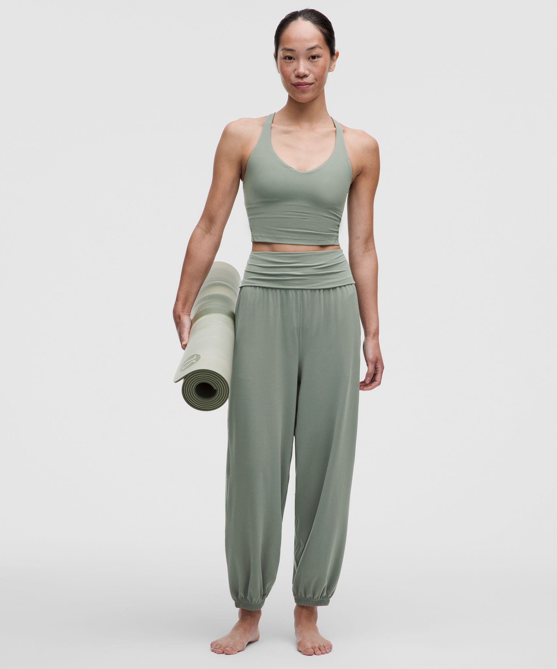 Lululemon アイボリー 長袖 ヨガウェア lululemon Mahogany Muse Collection - February 2026 — EXTRA MAGIC