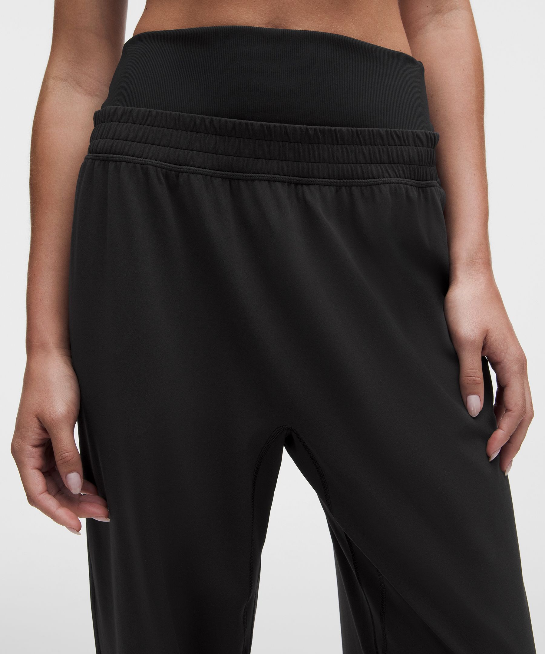 Pantalon de jogging &agrave; taille c&ocirc;tel&eacute;e lululemon Align&trade;
