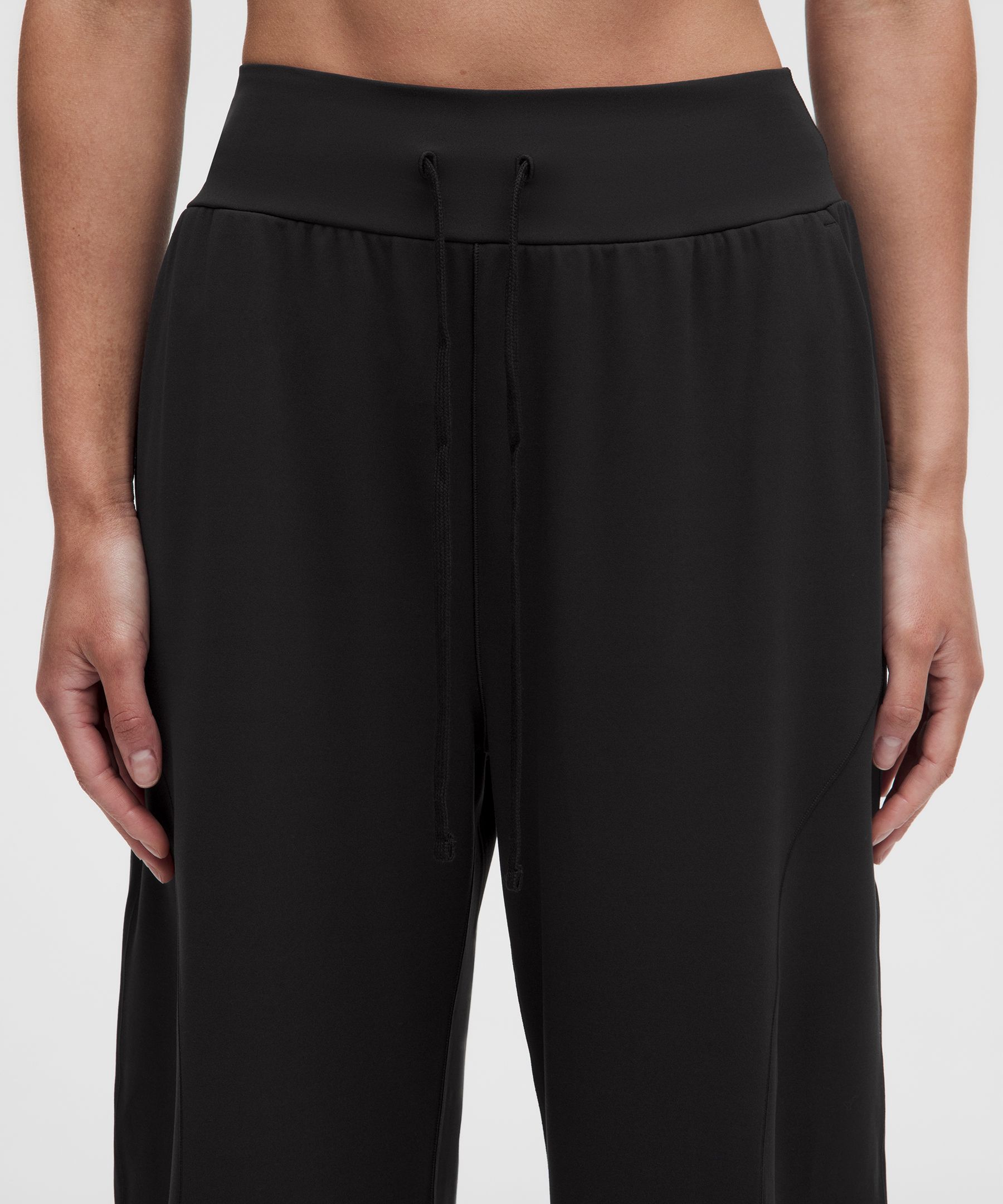 Groove Low-Rise Relaxed Cinch Pants *Asia Fit