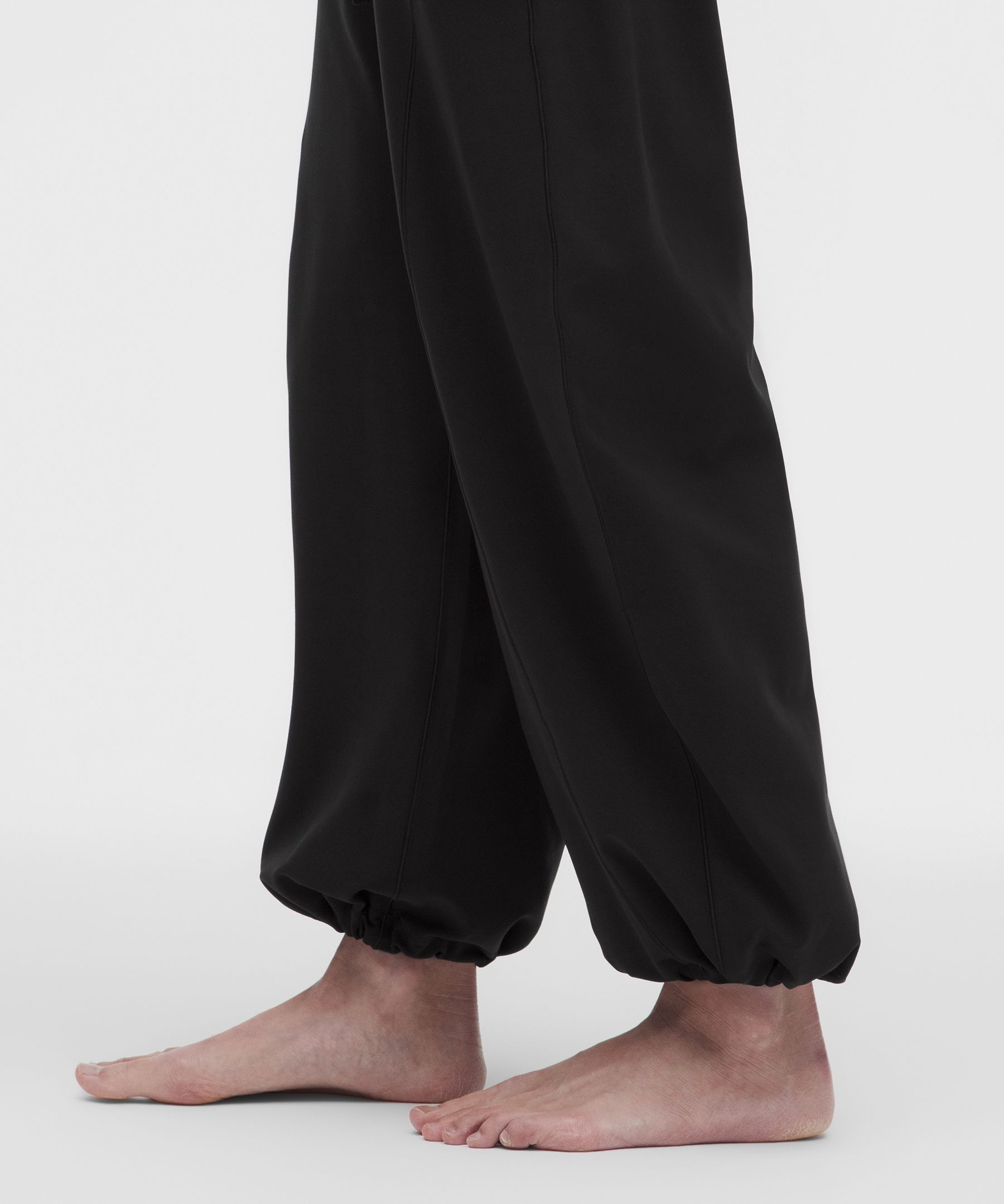Groove Low-Rise Relaxed Cinch Pants *Asia Fit