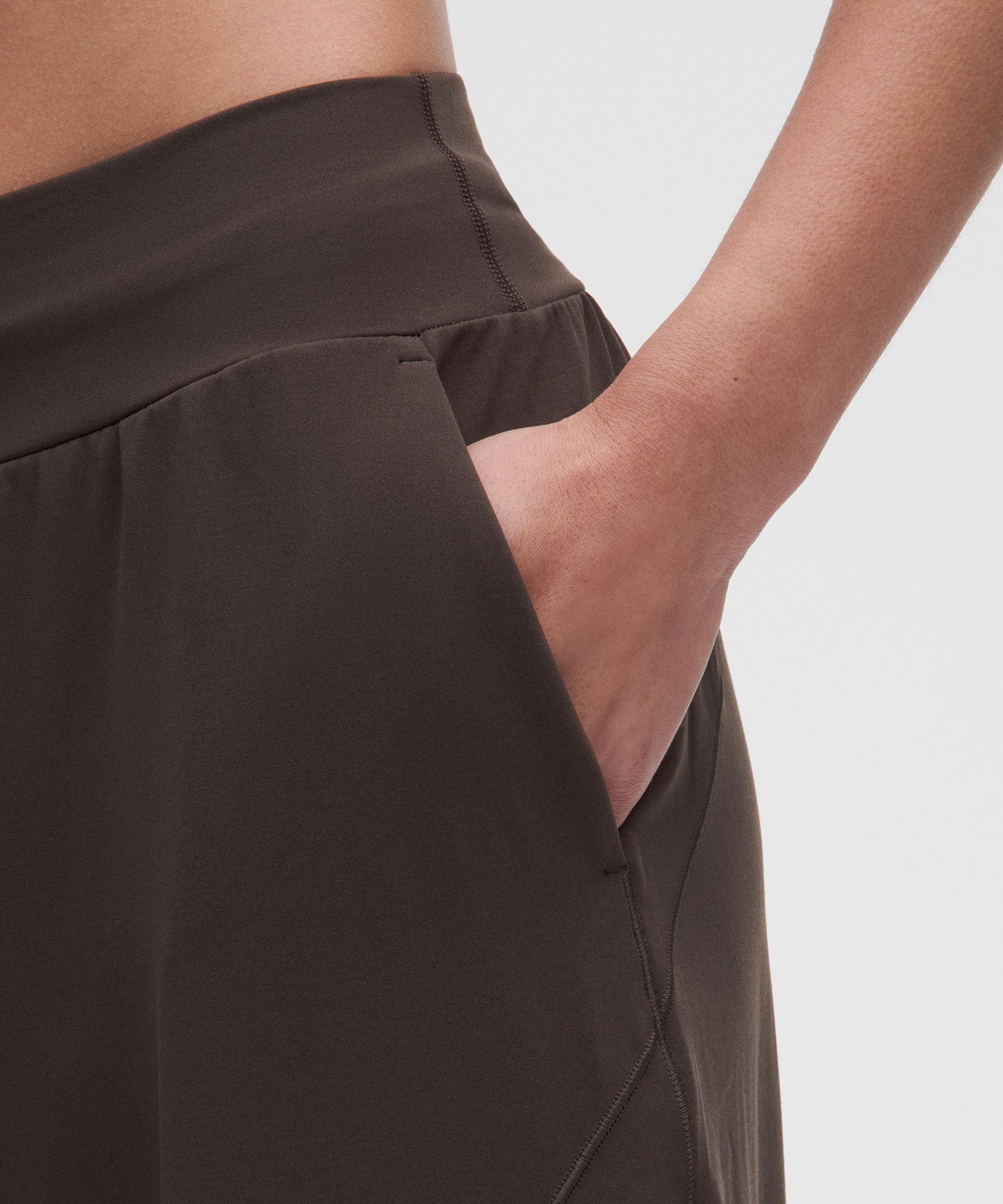 Groove Low-Rise Relaxed Cinch Pants *Asia Fit
