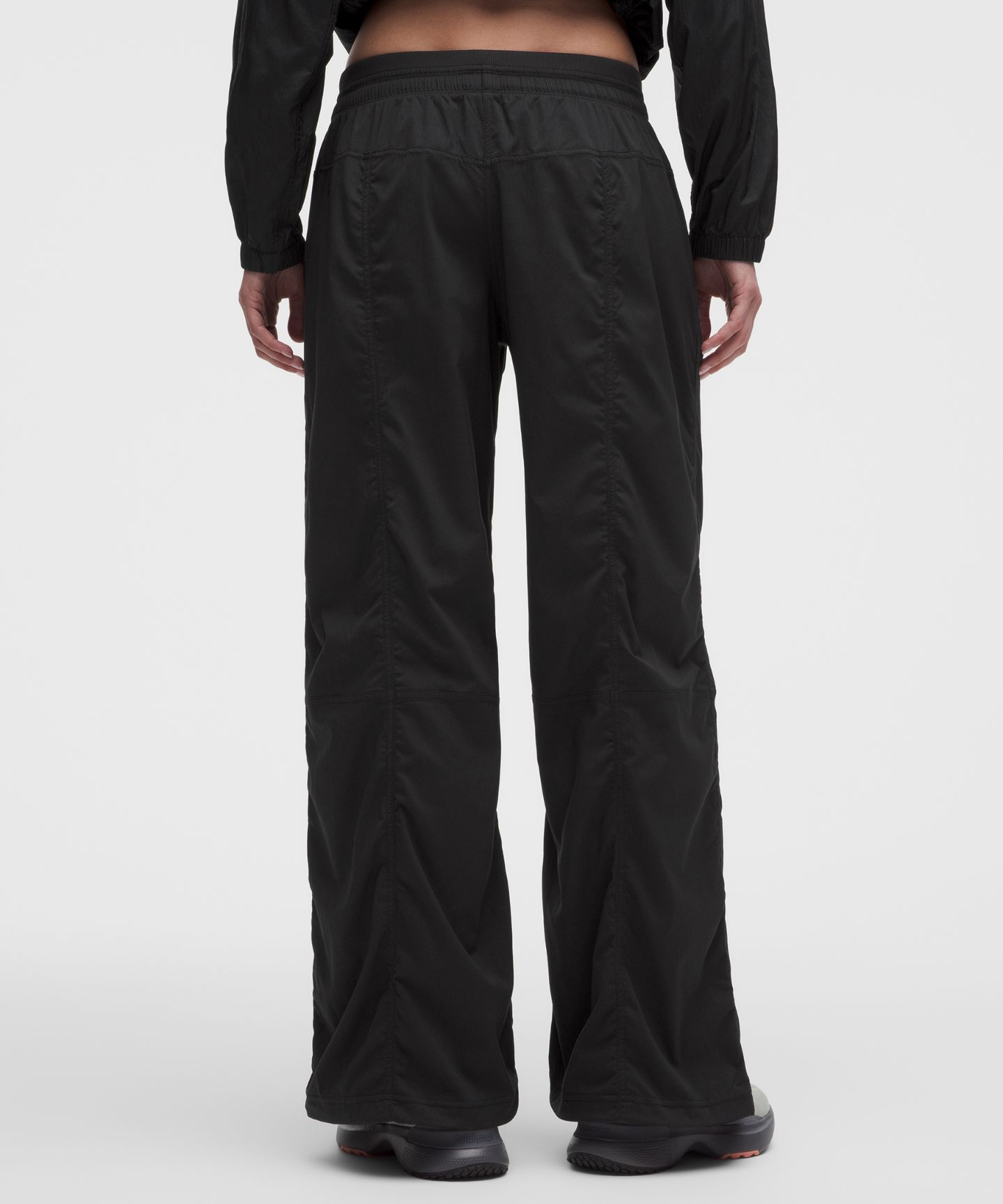Женские брюки Lululemon Dance Studio Evolve Low-Rise Oversized Pant *Tall, цвет: Чёрный — фото 3